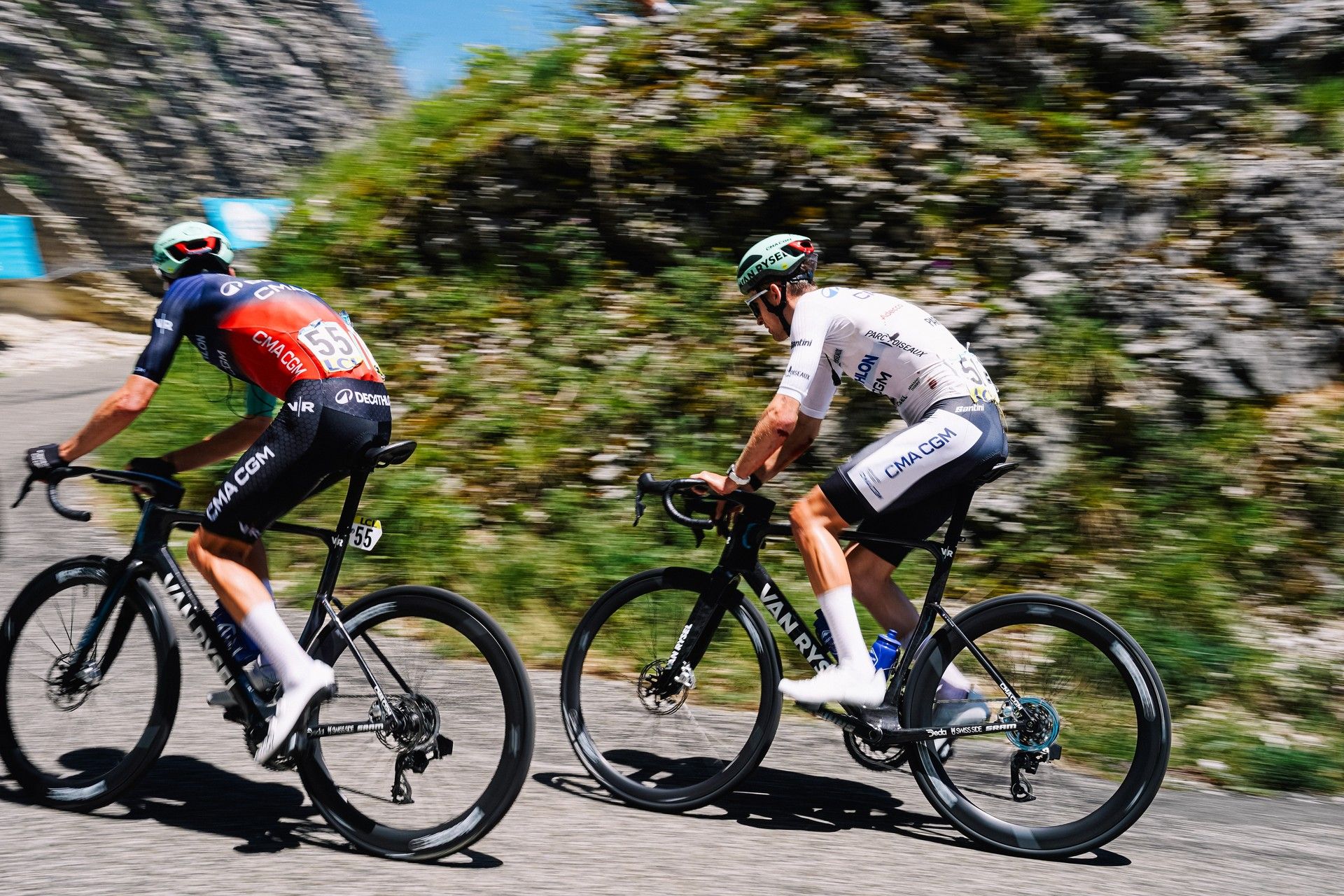 ‘Not motorpacing, not giving sticky bottles': Luke Rowe rejects motorpacing claims after Seixas crash