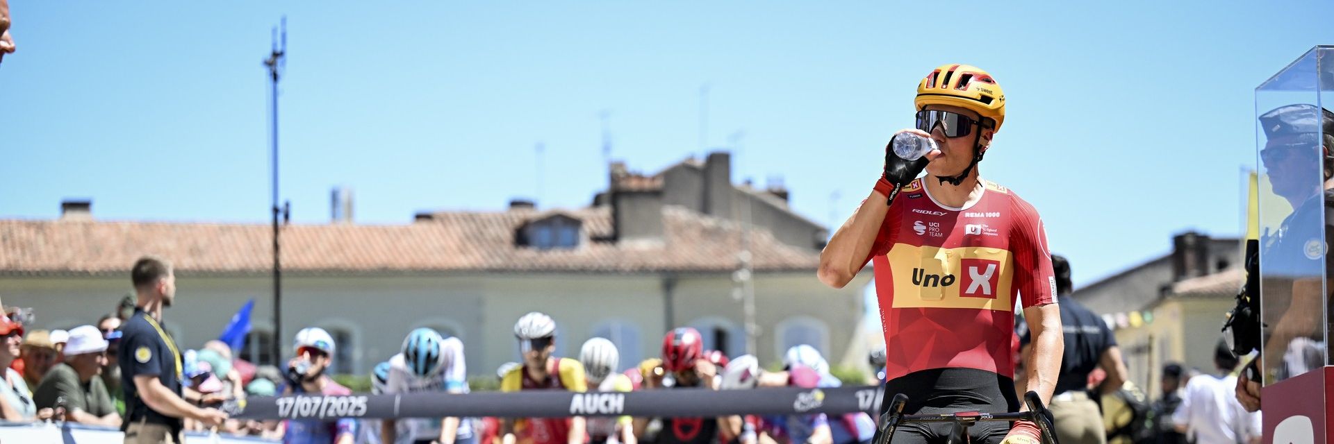 Jonas Abrahamsen burns 10,000 calories in a single day as Uno-X snowed in at 2,300m altitude camp