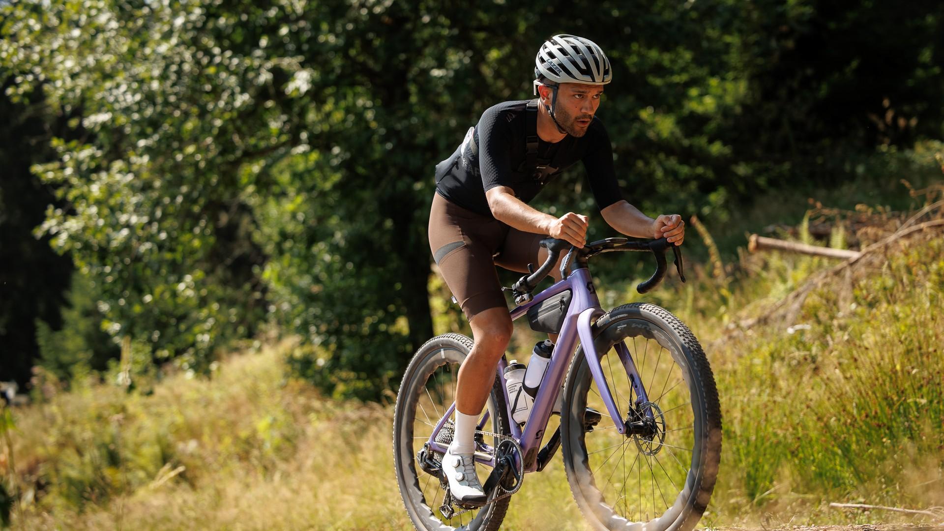 Scott Addict Gravel first ride: Huge clearance and handling that saved me from a crash