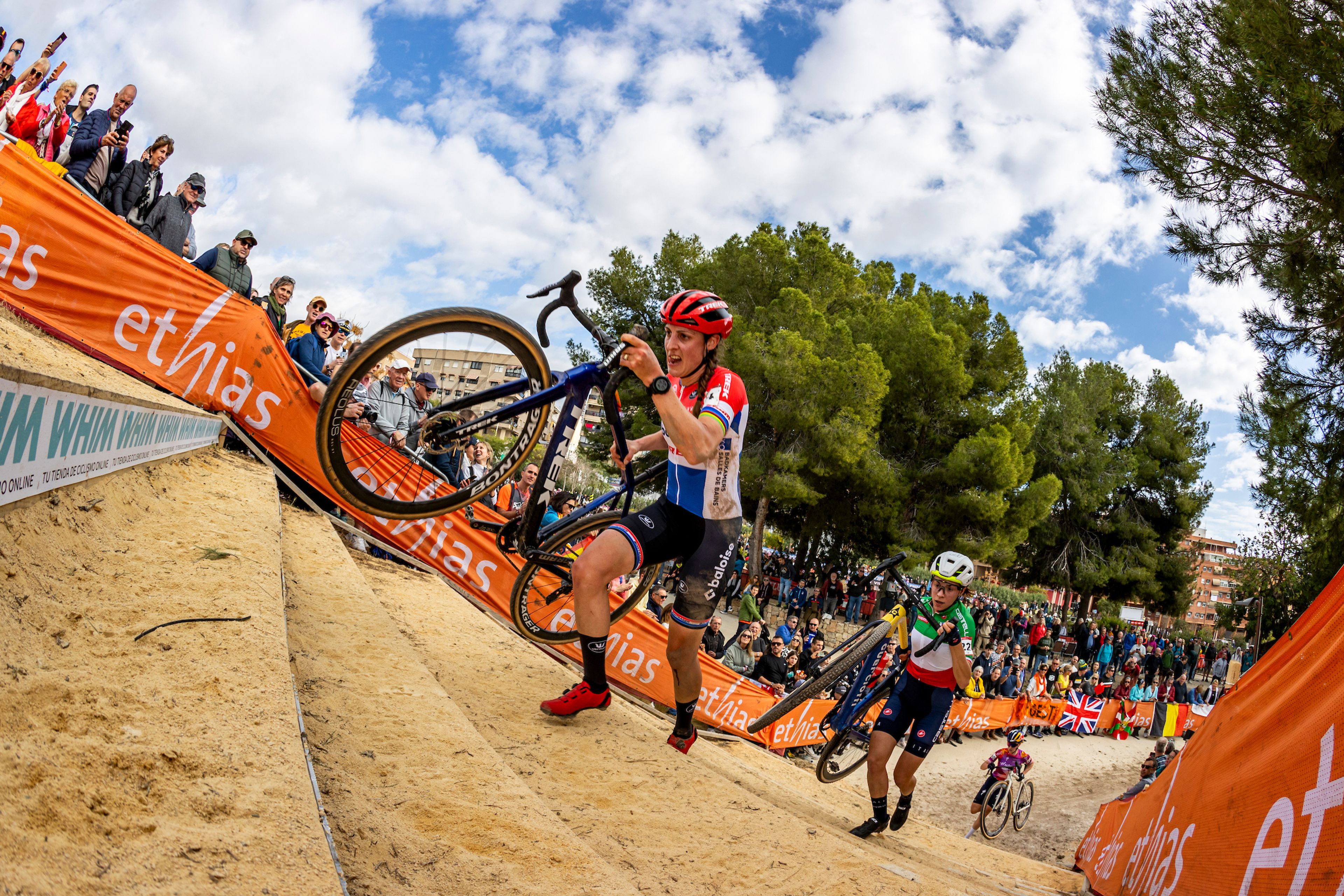 Lucinda Brand wins solo at Benidorm World Cup as redesigned course creates clear separation