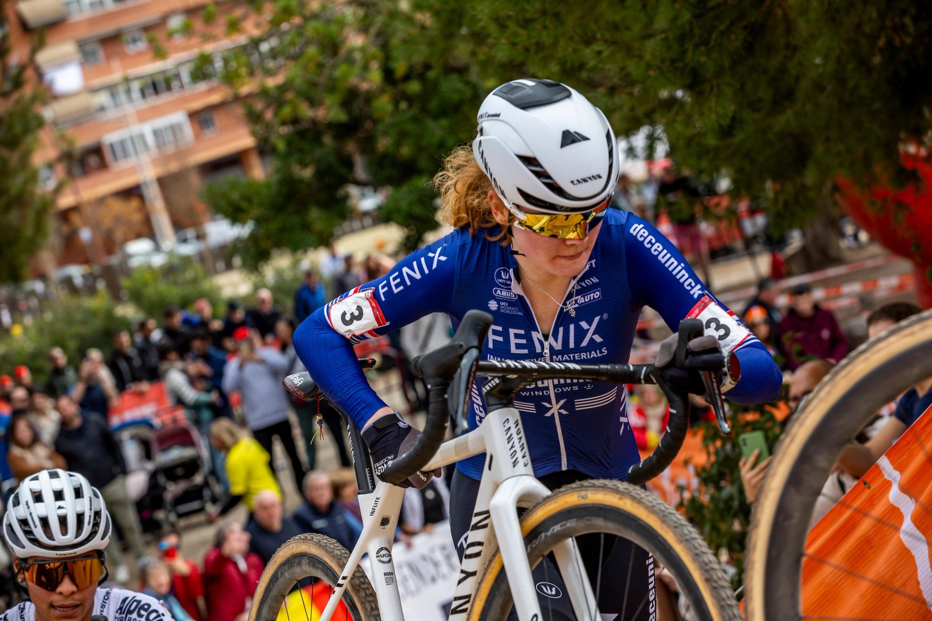 'On this loop five seconds is a big gap' – Puck Pieterse fights back for second as Brand dominates Dendermonde