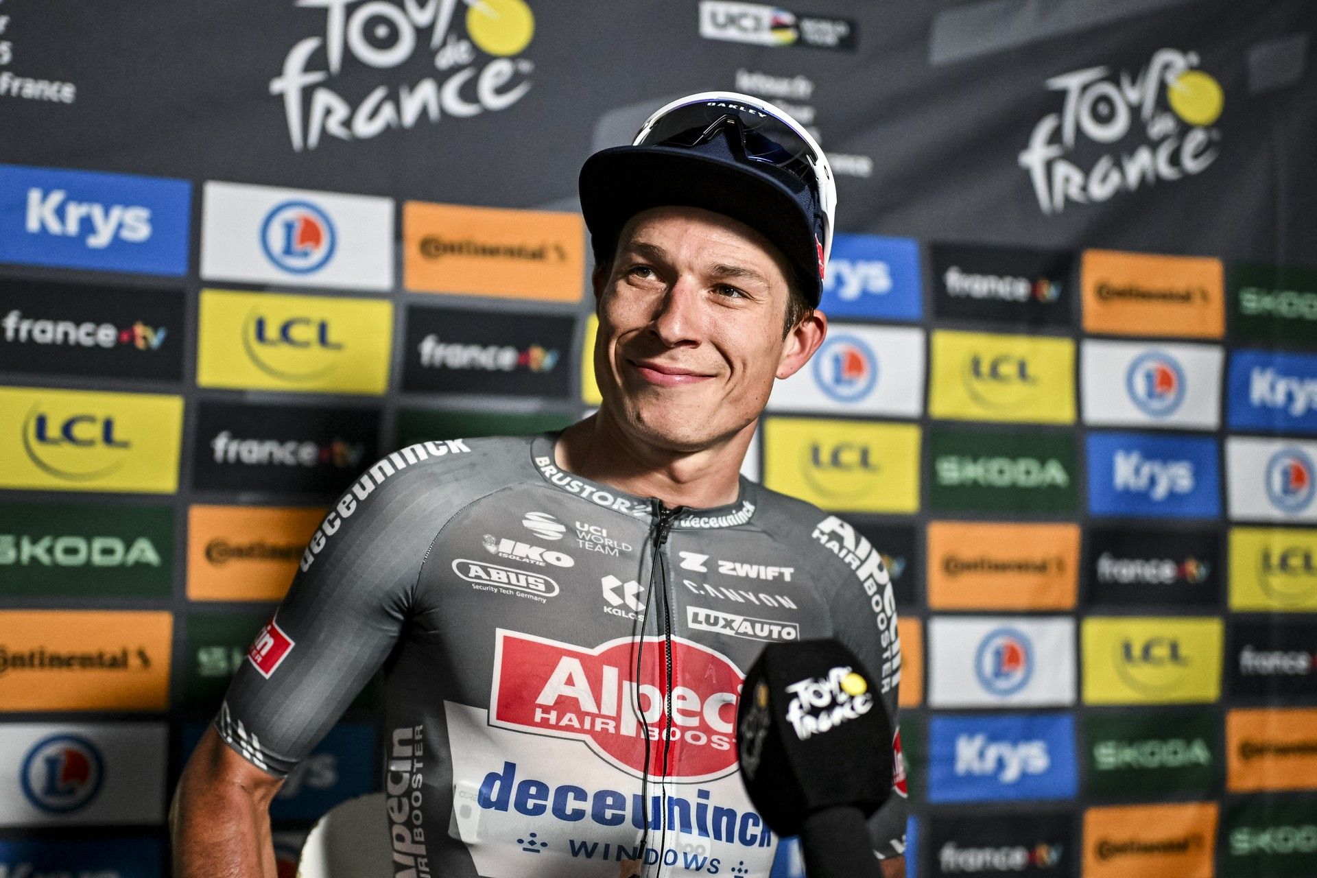 'It would not be bad to win a couple of stages' Jasper Philipsen toys with Giro tilt as Classics tug-of-war looms