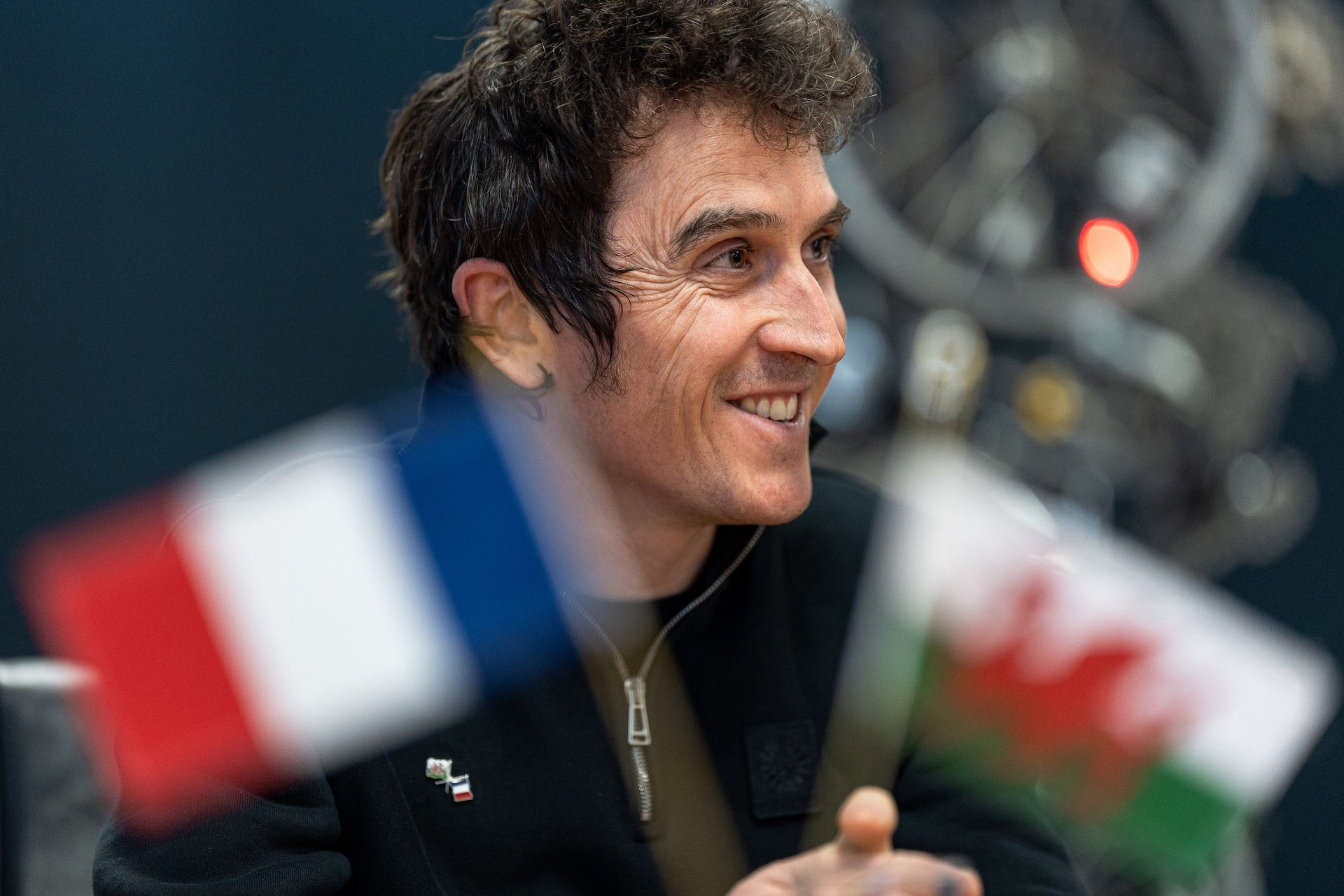 'I've got 30 guys behind me, I feel quite responsible for them' – Geraint Thomas recounts chaotic ride alongside buses on Giro route in Bulgaria