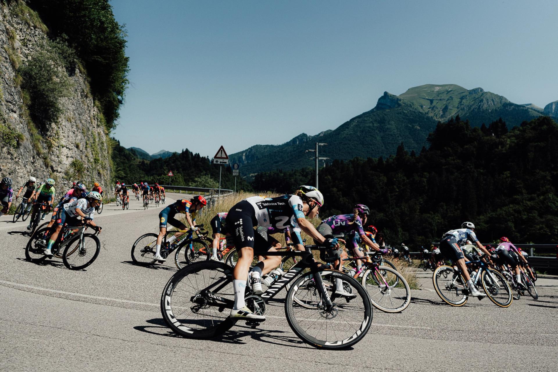 The 2026 Giro d'Italia women stage guide: Nine stages, one queen climb, and the race for the maglia rosa