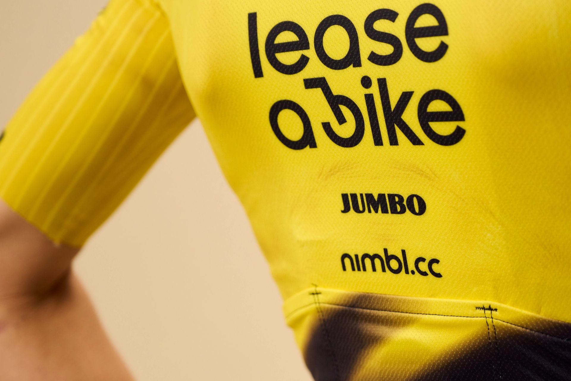 Axel Zingle disqualified from E3 Saxo Classic after footage shows him holding onto Visma team car