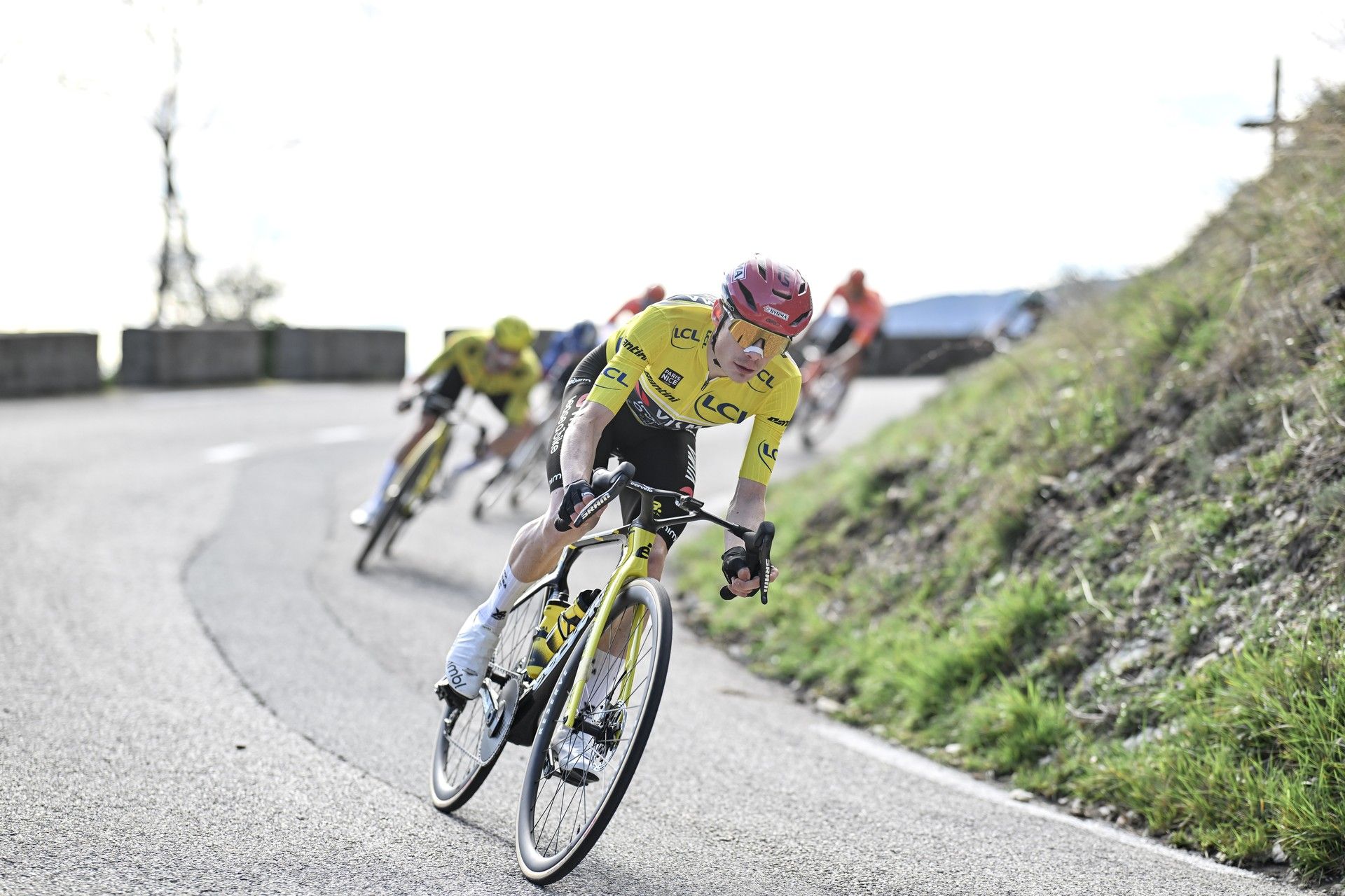 Jonas Vingegaard's historic 4’23” Paris-Nice win puts him within striking distance of Pogačar for the Tour