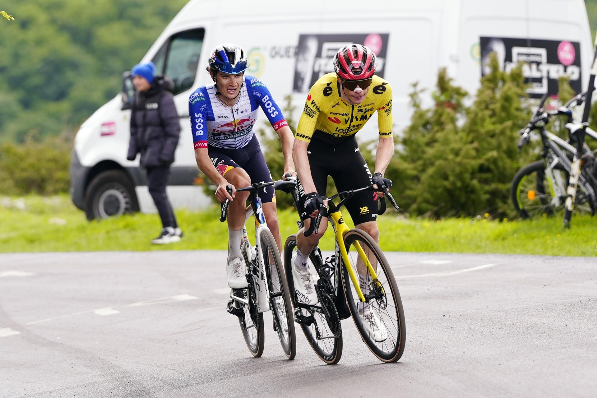 Felix Gall keeps Jonas Vingegaard close on Blockhaus after first Giro d’Italia summit finish