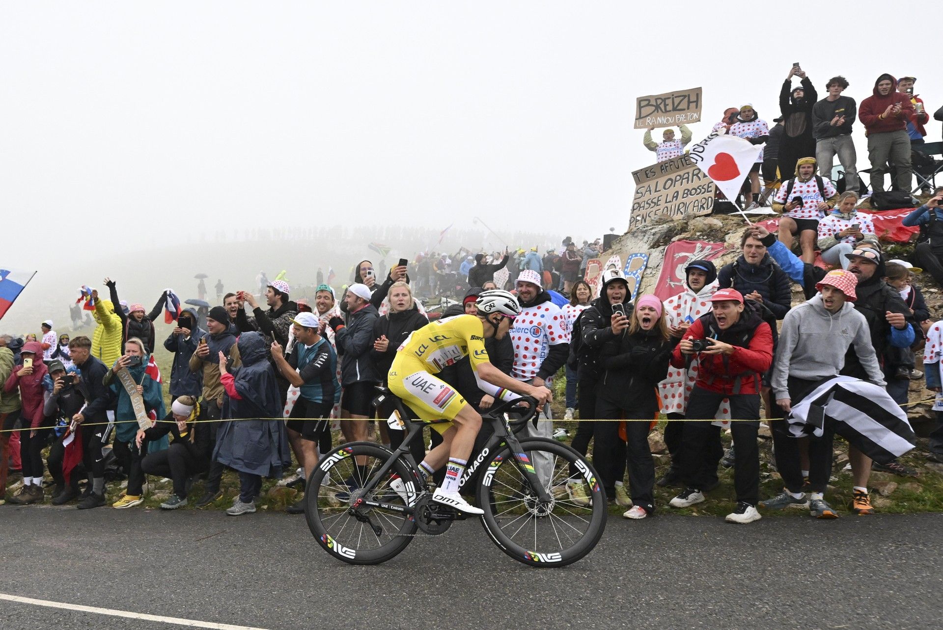 Tadej Pogačar's solo attacks carry 'no risks' says coach