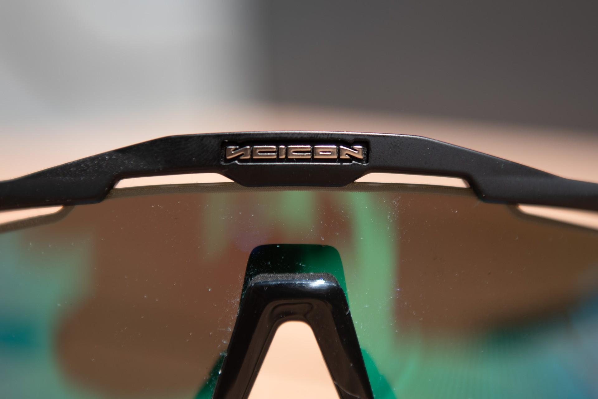 Close-up of a bike handlebar with the "VICEN" logo, shot from above