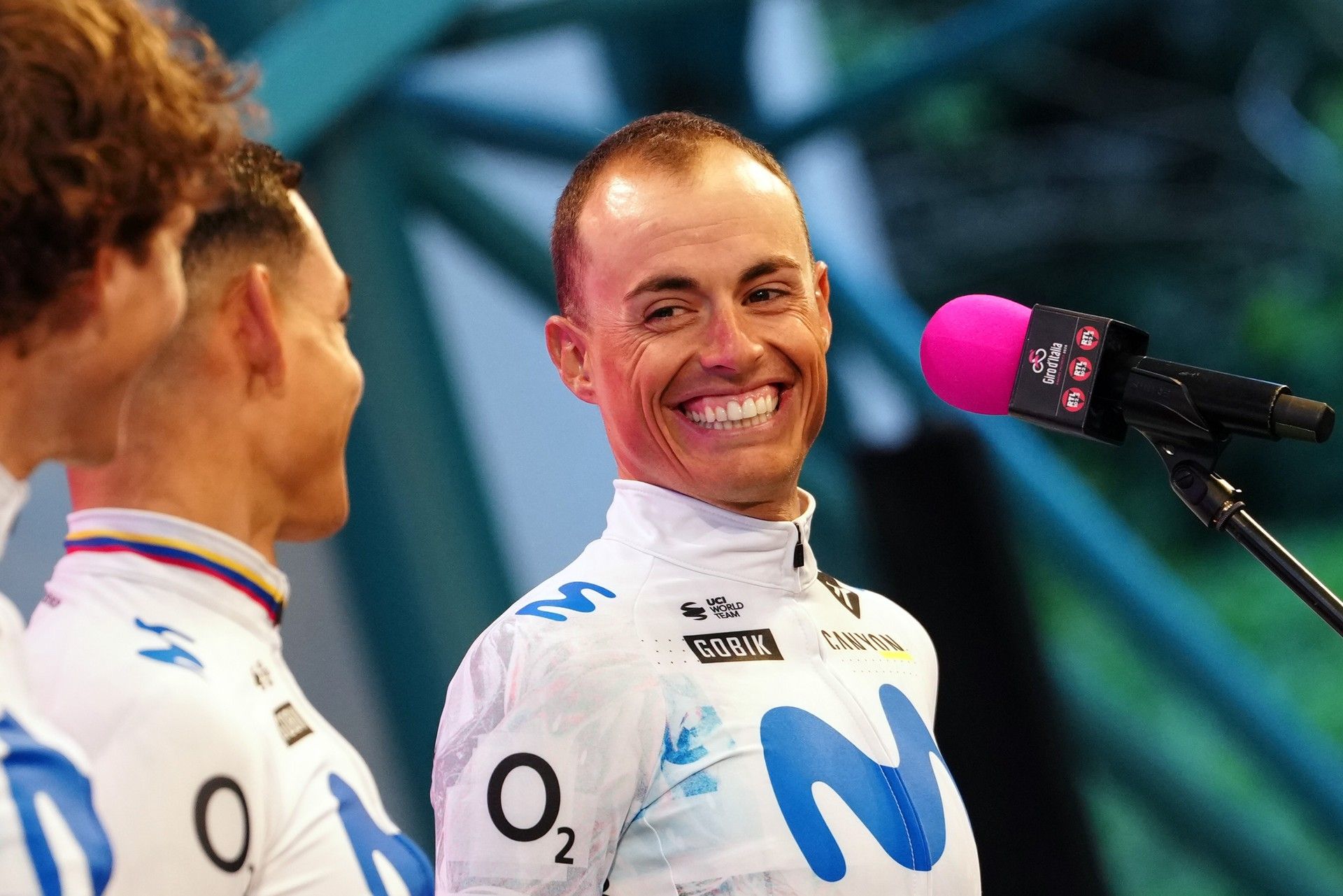 'I didn't check, I just rode with it', Enric Mas reveals he raced several Giro d'Italia stages in Movistar's women's team jersey