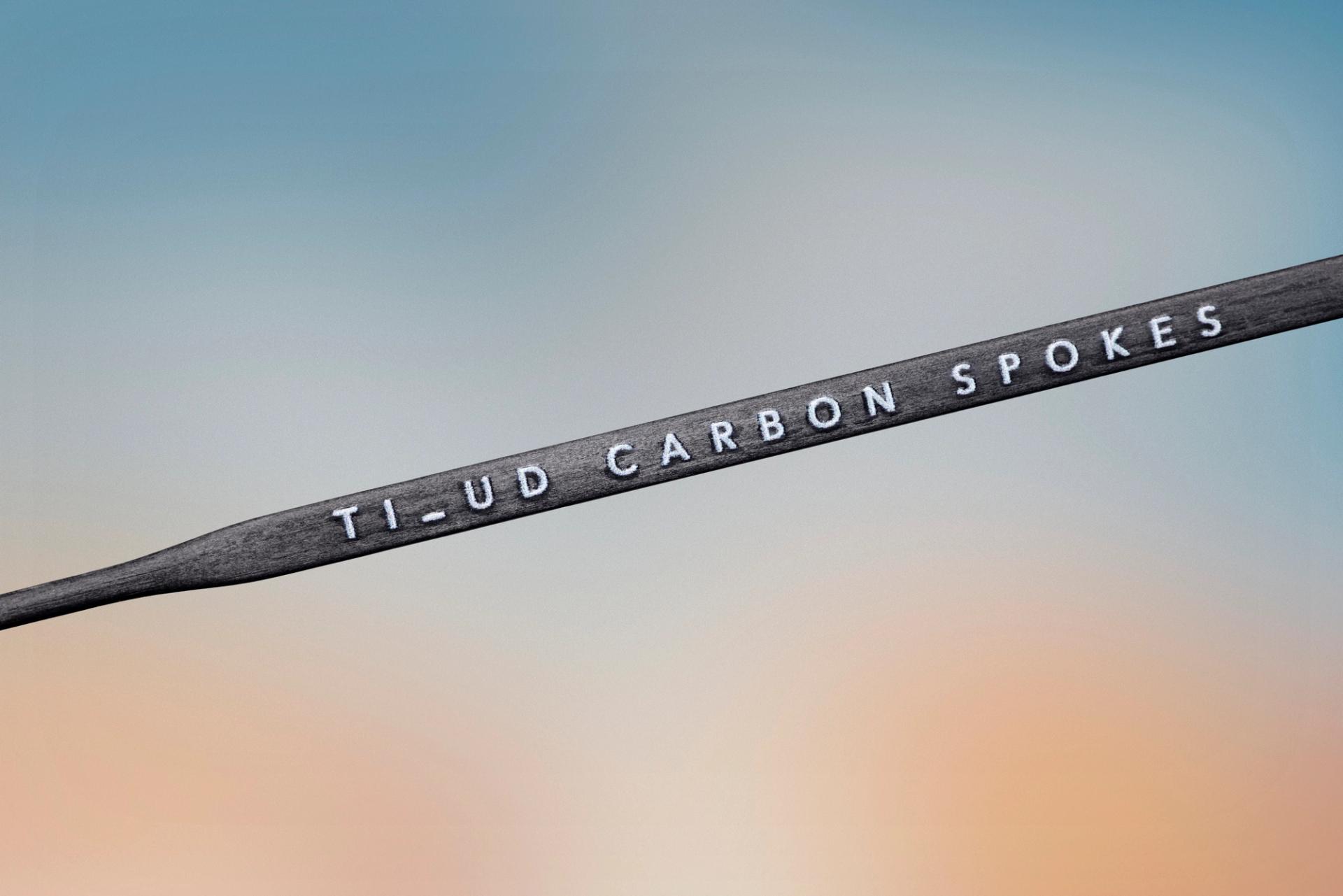 Hunt's Ti_UD Vonoa carbon spokes