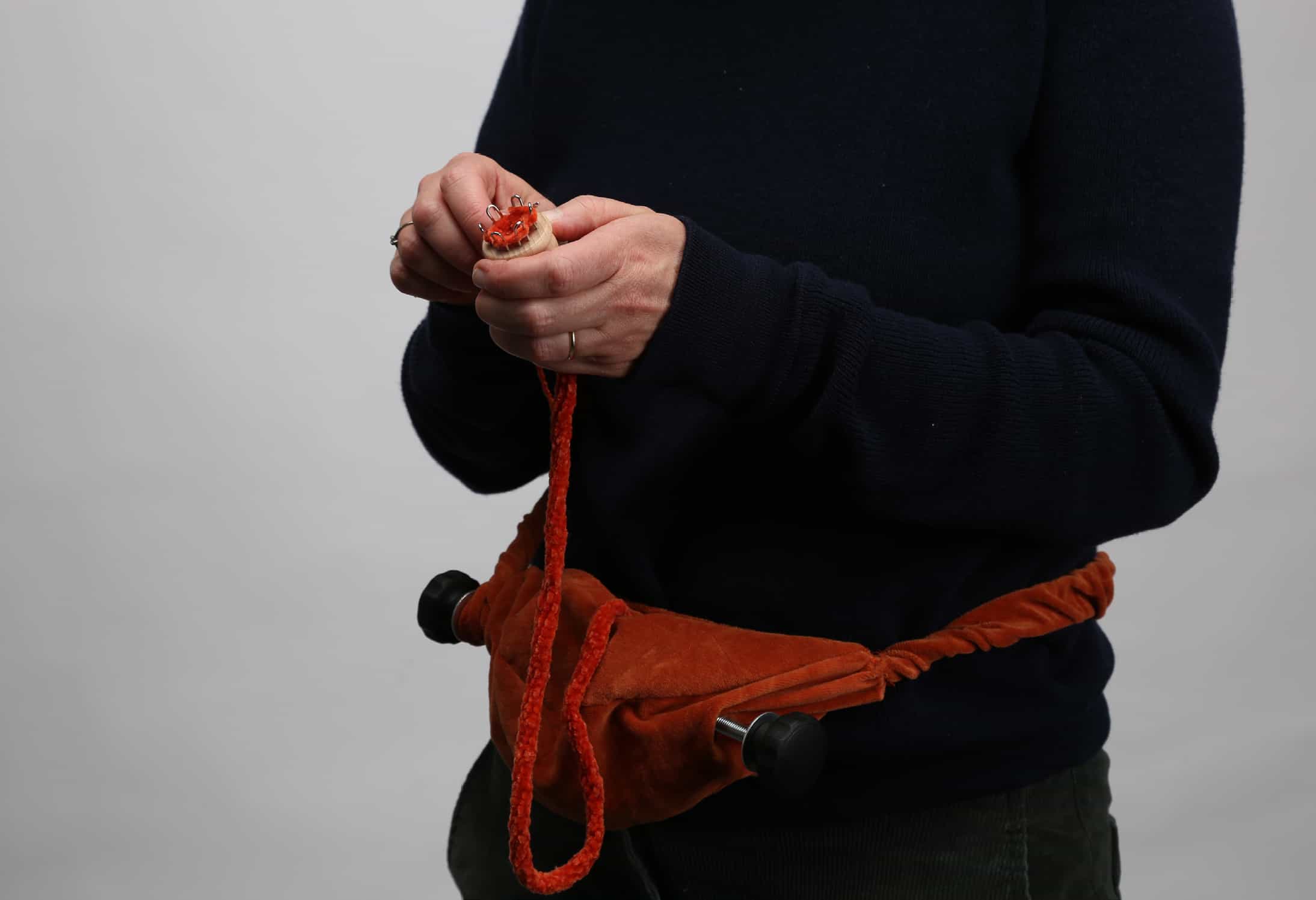 Ausstellungsansicht „Geburt – die Hebammenpraxis“ im Atelierraum