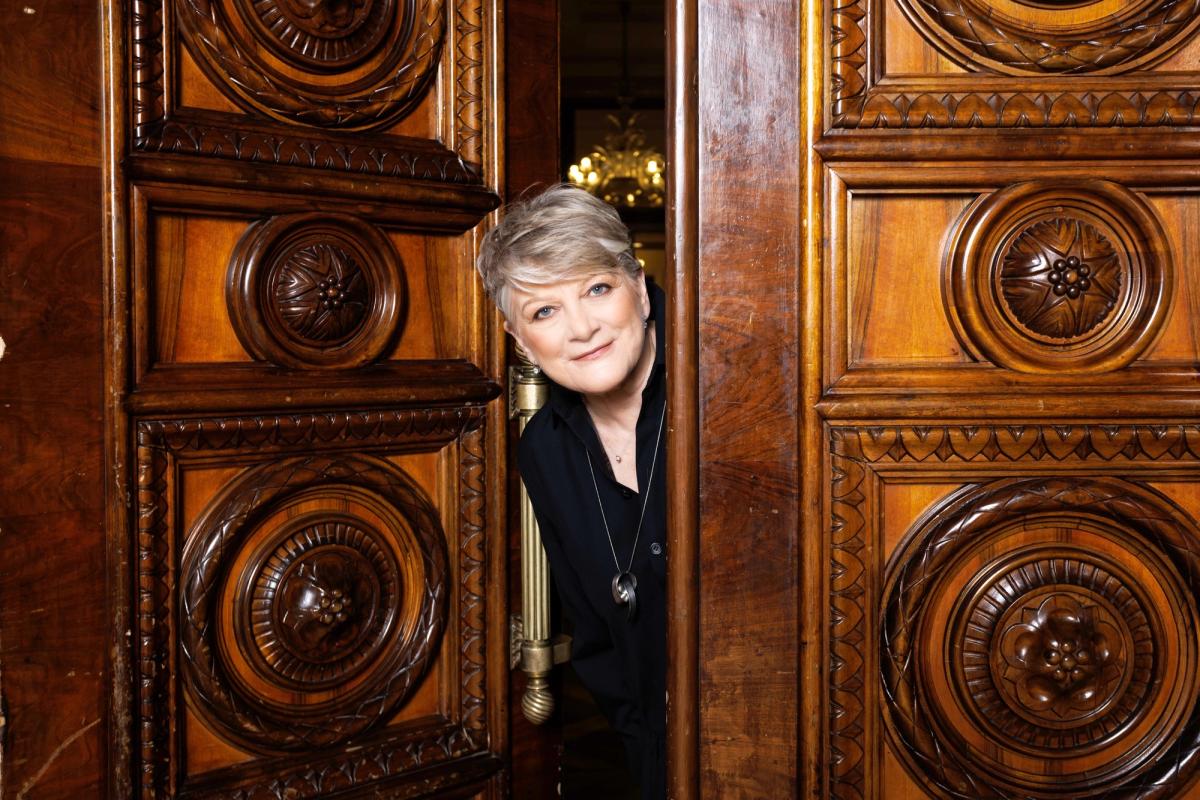 Prof. Ewa Kuryłowicz