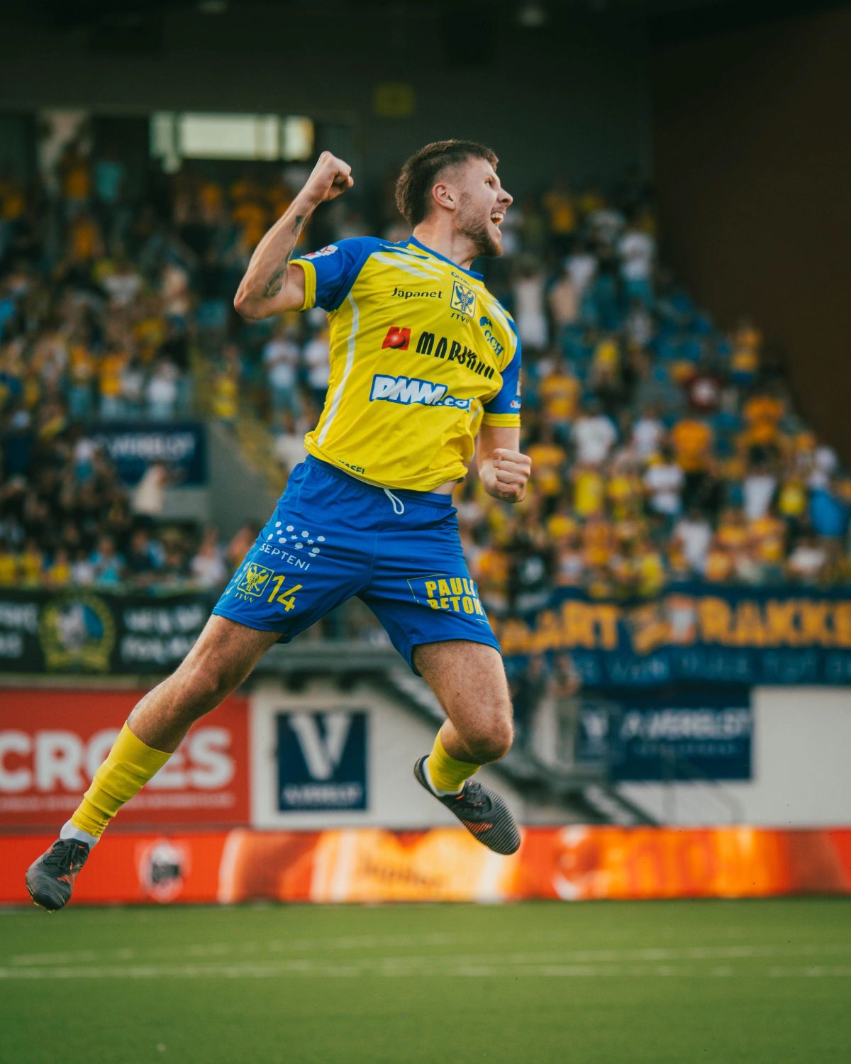 Football photo 2 by Tuur Van Eynde