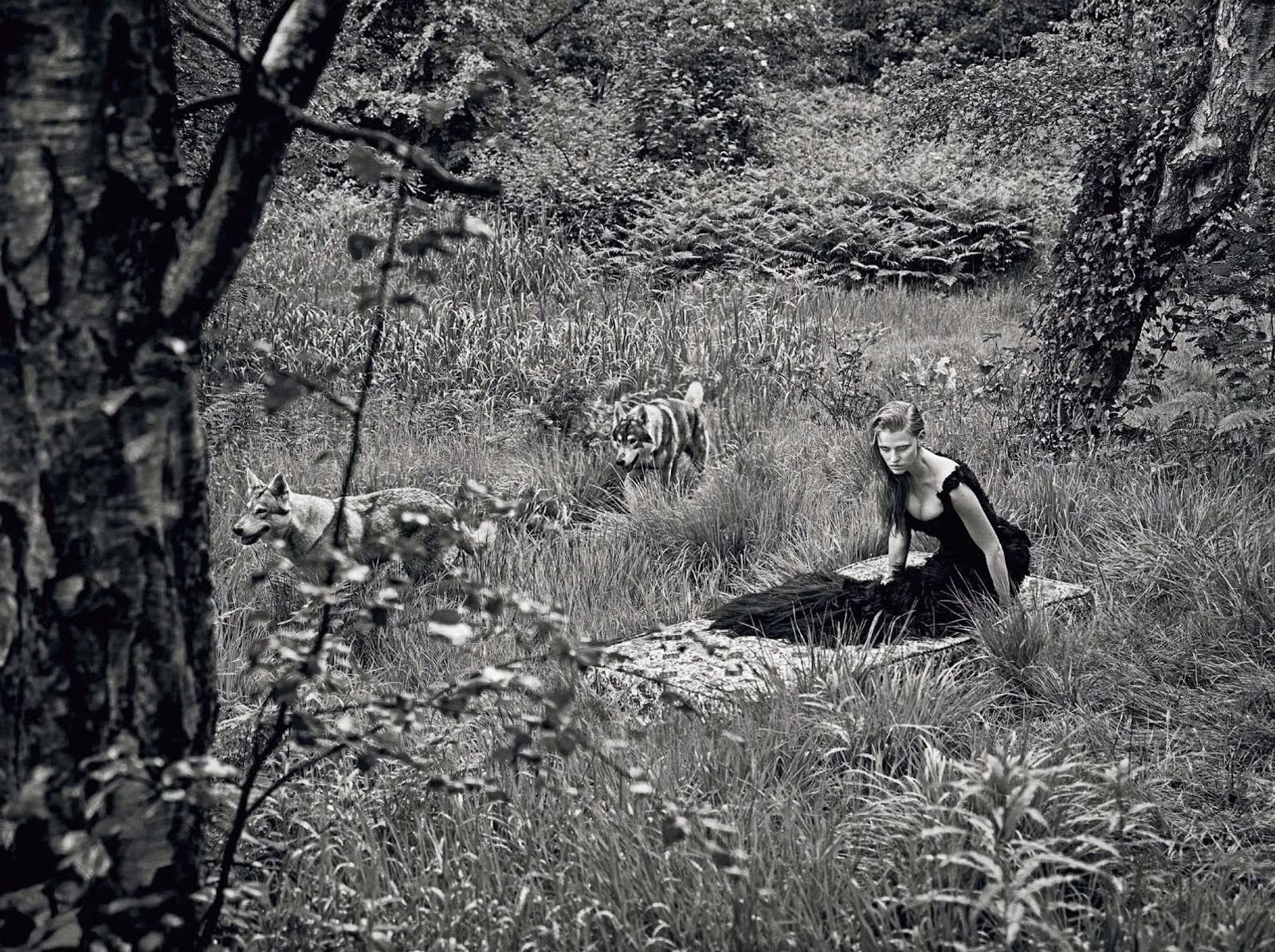 Vogue Uk,|Photography by Mario Sorrenti - Samirha Salmi - Set Design - Swan MGMT