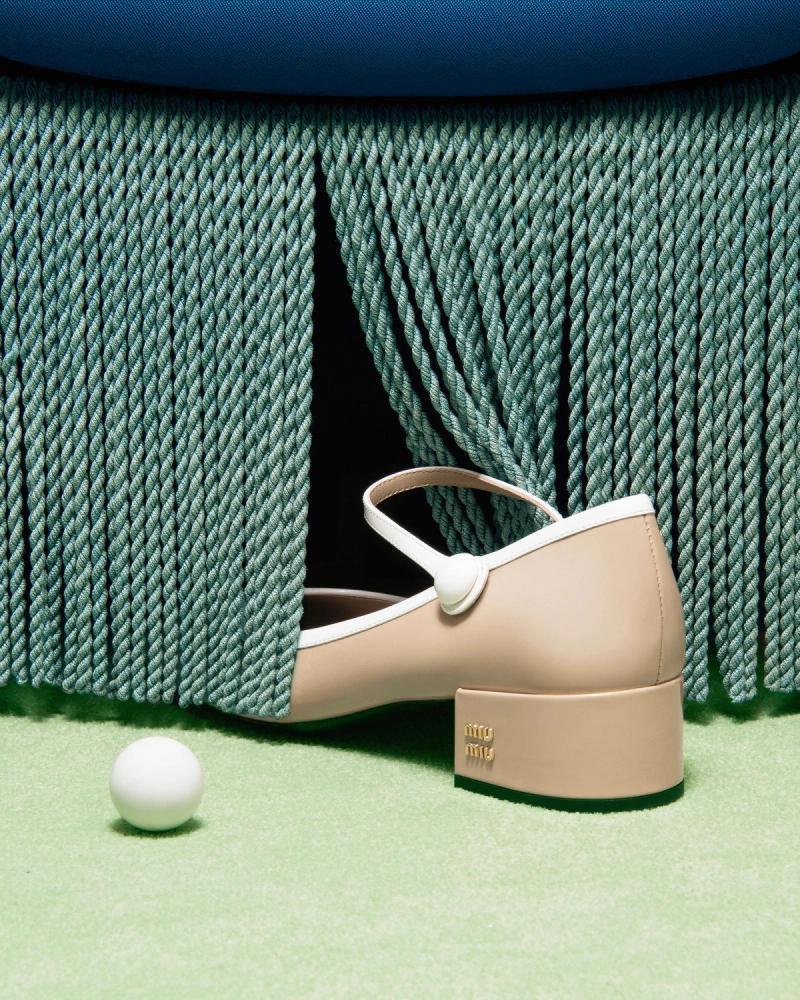 Pierre Tostain - Photographer - Swan MGMT