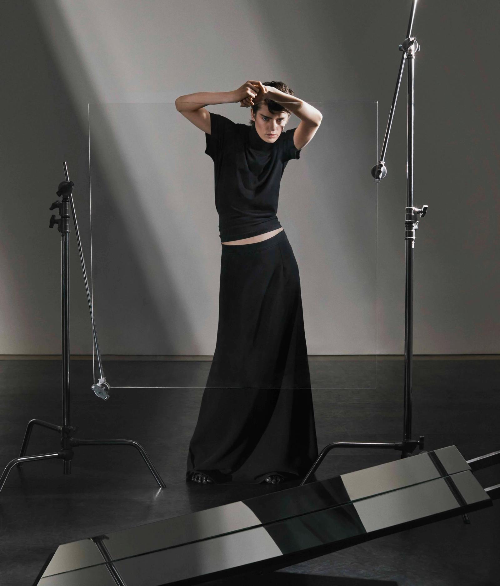 D LA REPUBBLICCA, shot by Sam Copeland - Lizzy Gilbert - Set Design - Swan MGMT