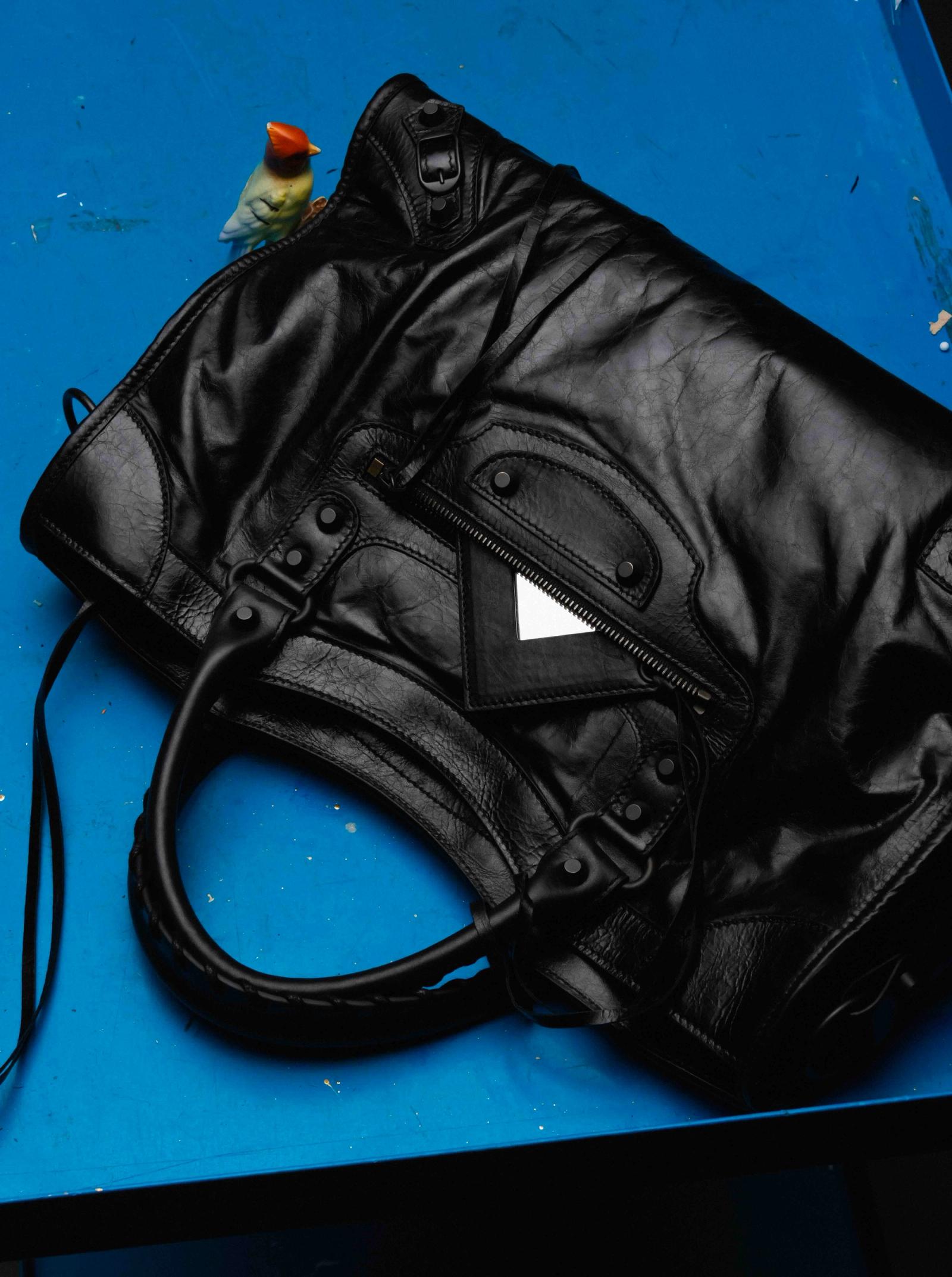 Amica - Pierre Tostain - Photography - Swan MGMT