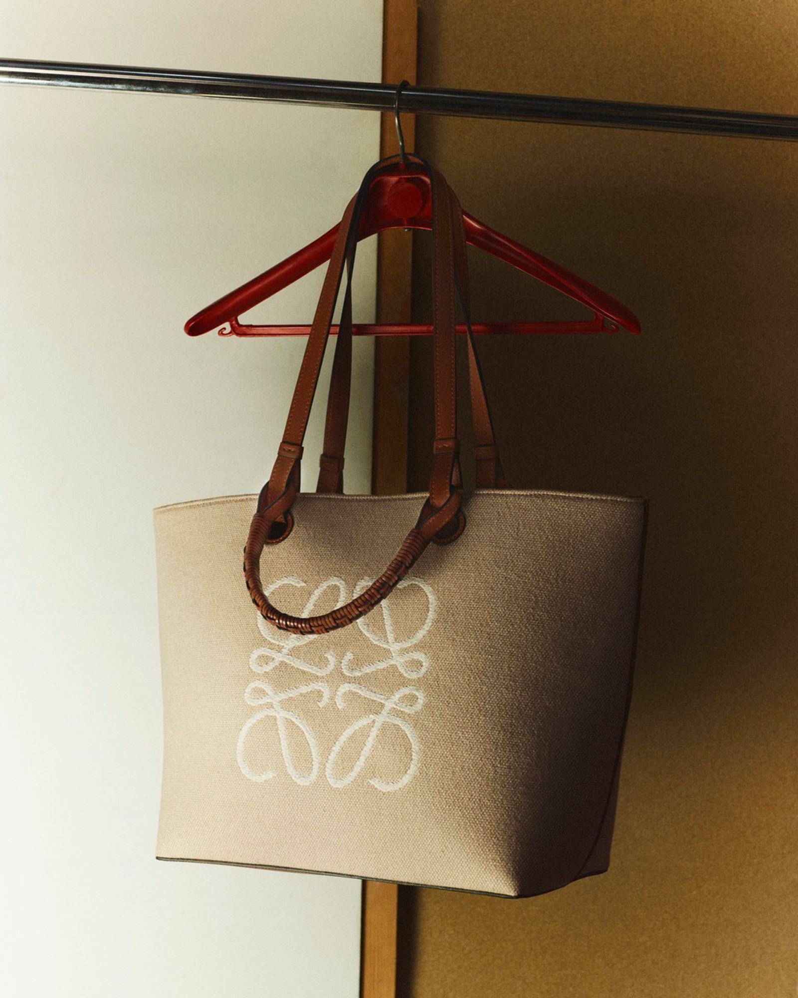 Loewe,|Photography by Christian Bragg - Anna Sbiera - Set Design - Swan MGMT