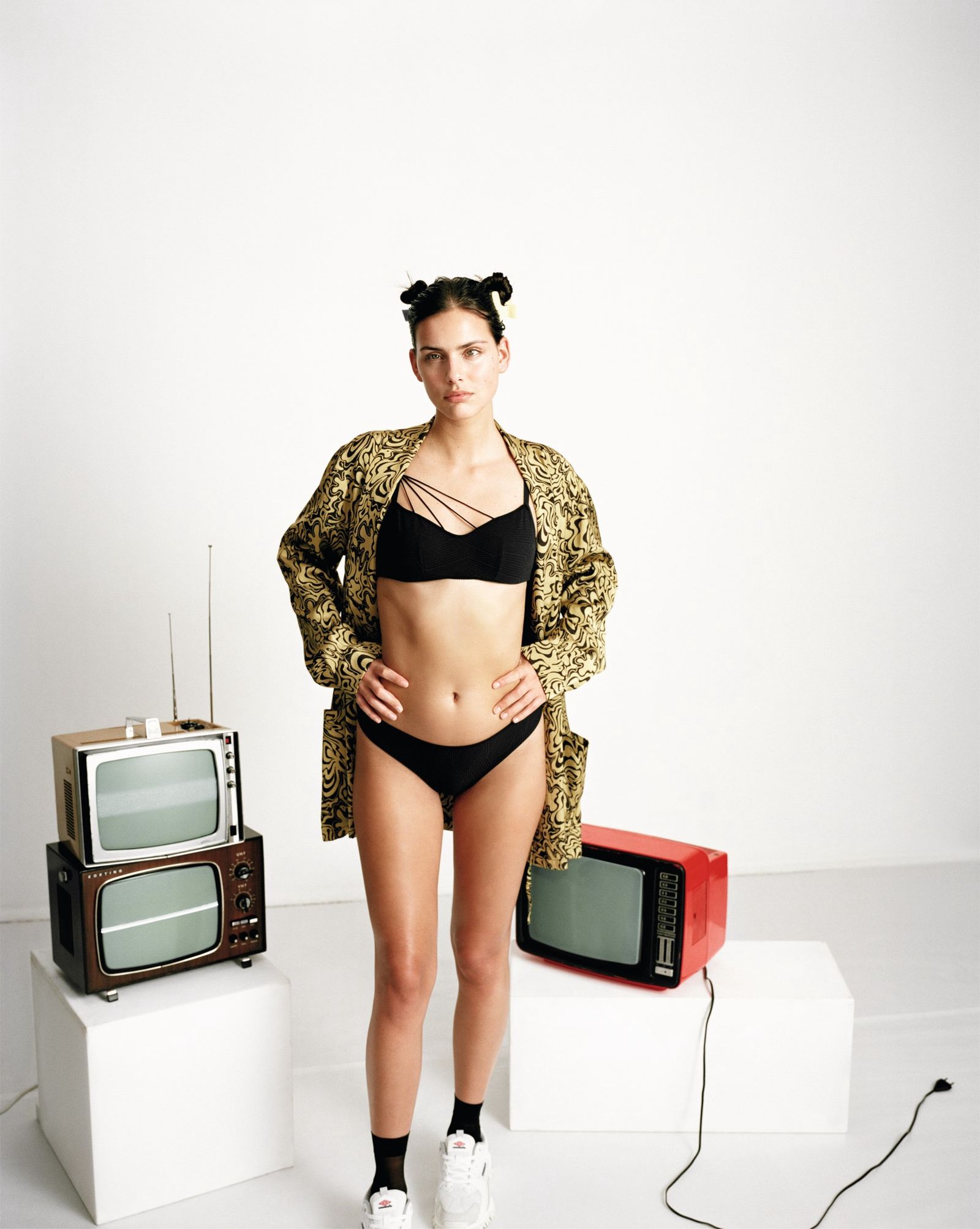 Chantelle - Samirha Salmi - Set Design - Swan MGMT