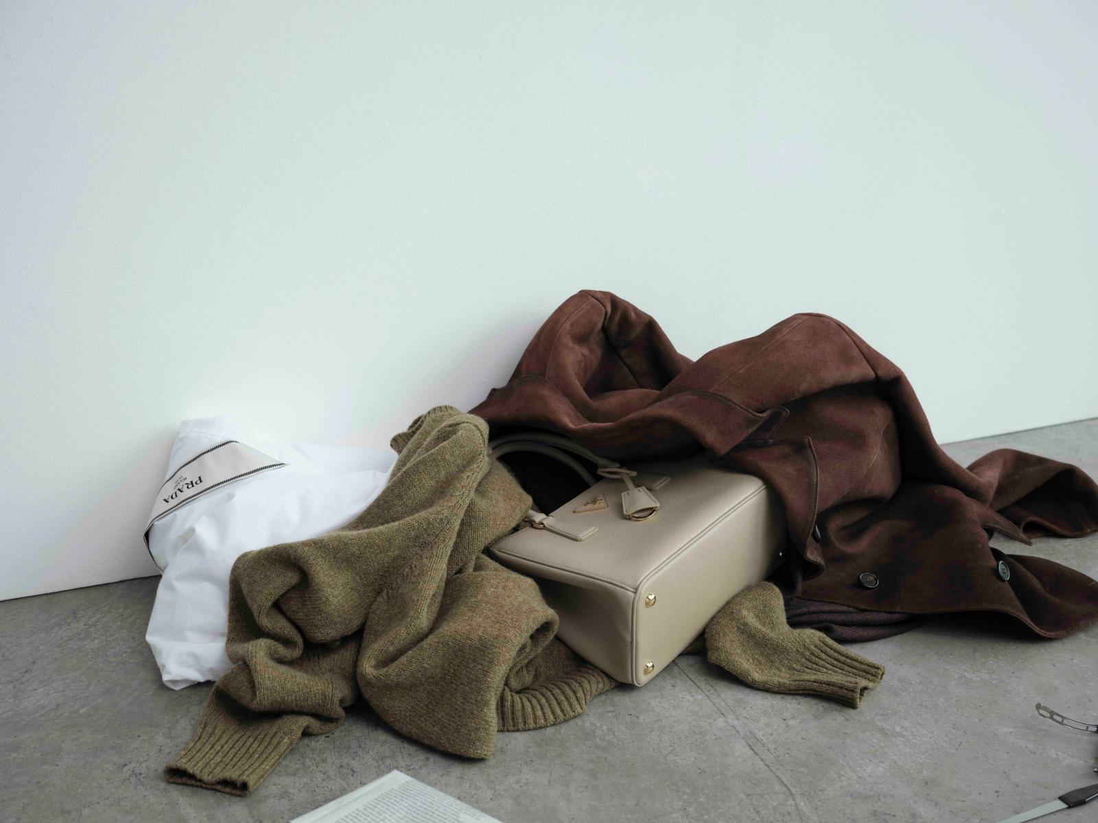 Vogue Italy, shot by Alessandro Furchini Capria  - Lizzy Gilbert - Set Design - Swan MGMT
