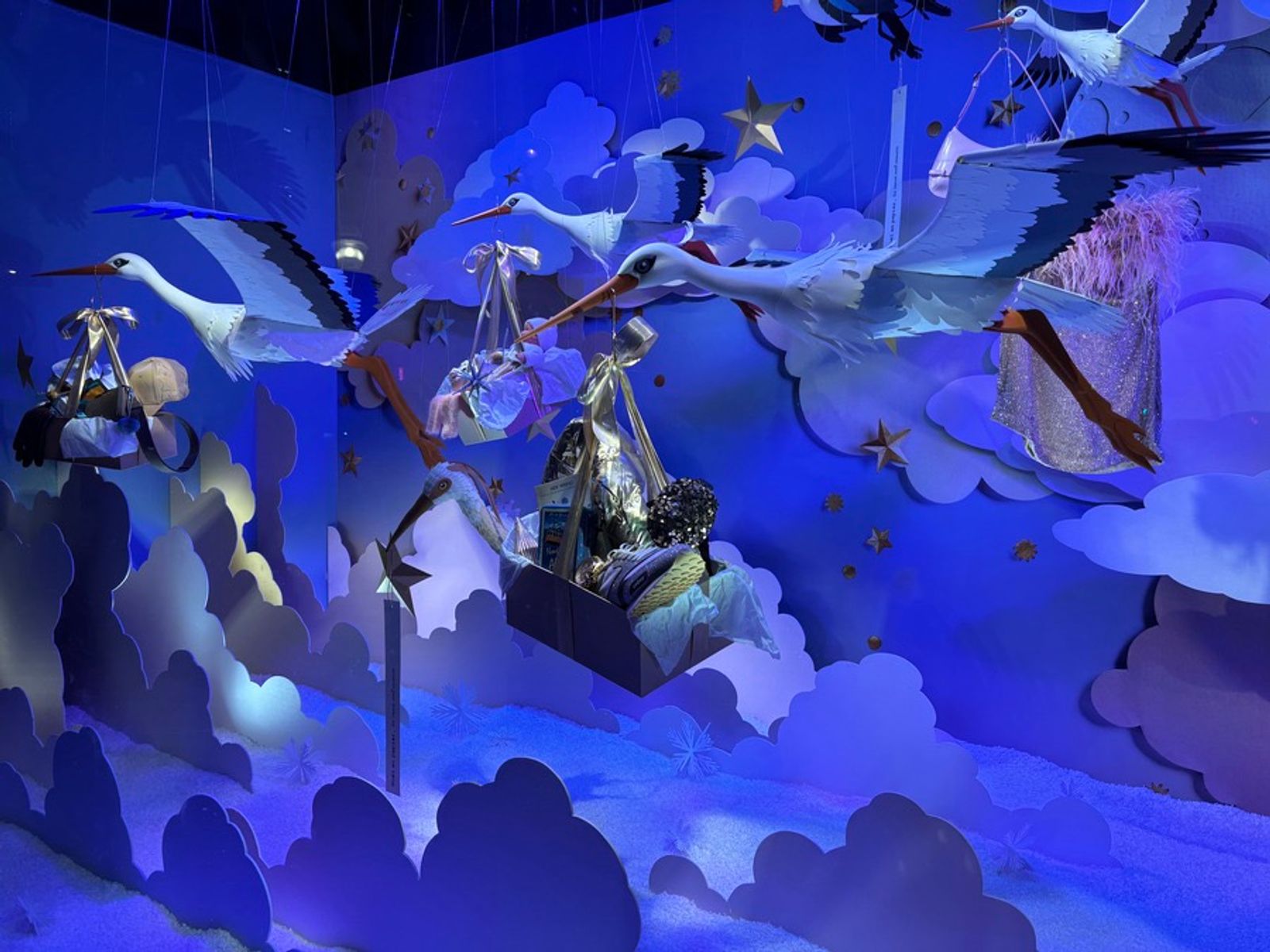 Le Printemps Christmas windows - Mathilde Nivet - Set Design - Swan MGMT