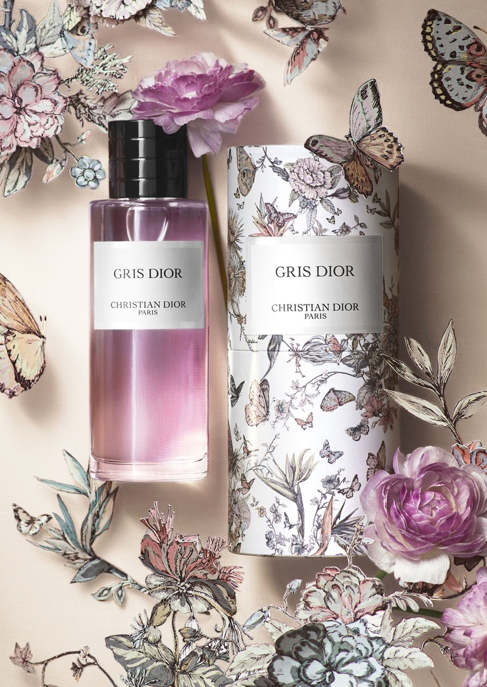 Dior,|Photography by Valentin Abad - Mathilde Nivet - Set Design - Swan MGMT