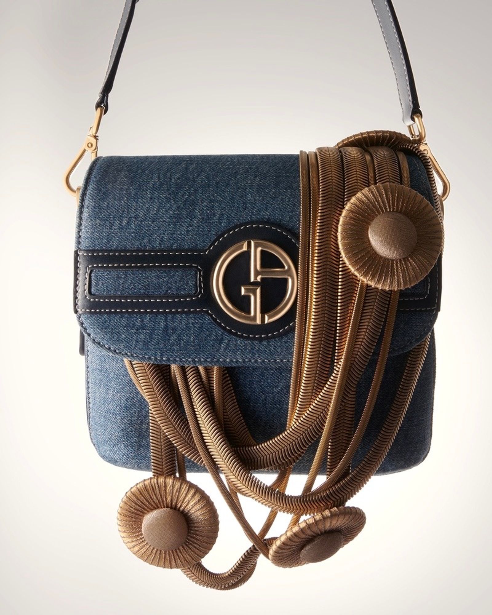 CR Fashion Book,|Photography by Yasmina Gonin - Anna Piasek - Set Design - Swan MGMT