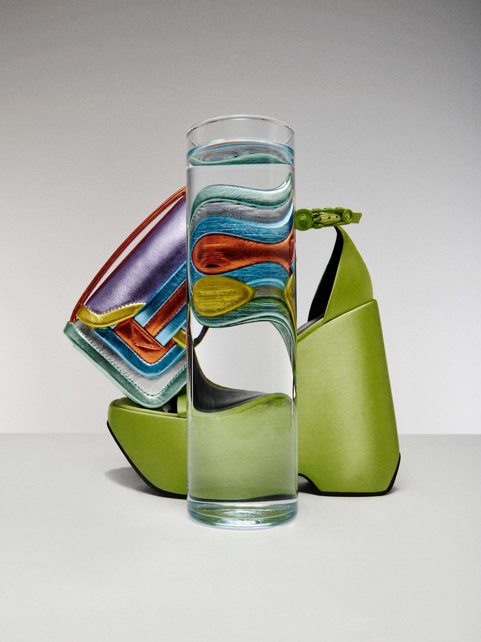 Le Temps,|Photography by Charly Gosp - Anna Piasek - Set Design - Swan MGMT