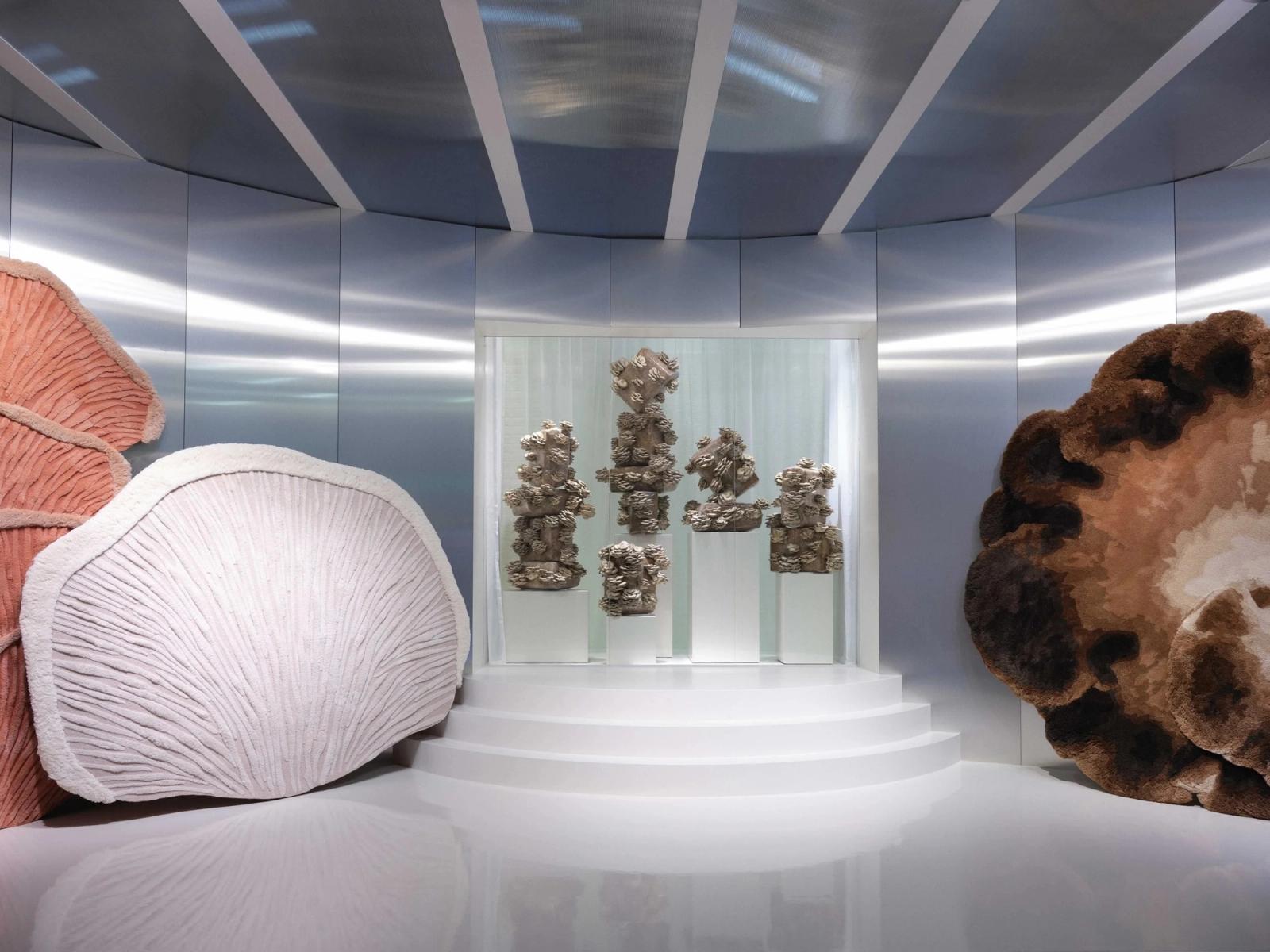 Jou - Mary Lennox - Set Design - Swan MGMT