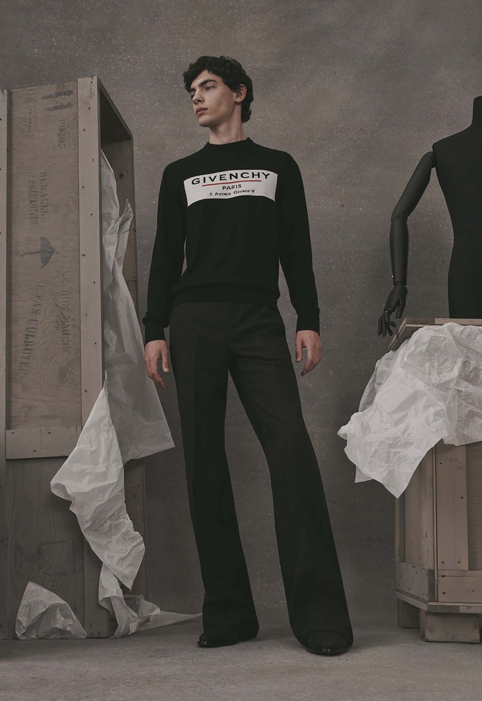 Givenchy,|Photography by Dario Catellani - Samirha Salmi - Set Design - Swan MGMT
