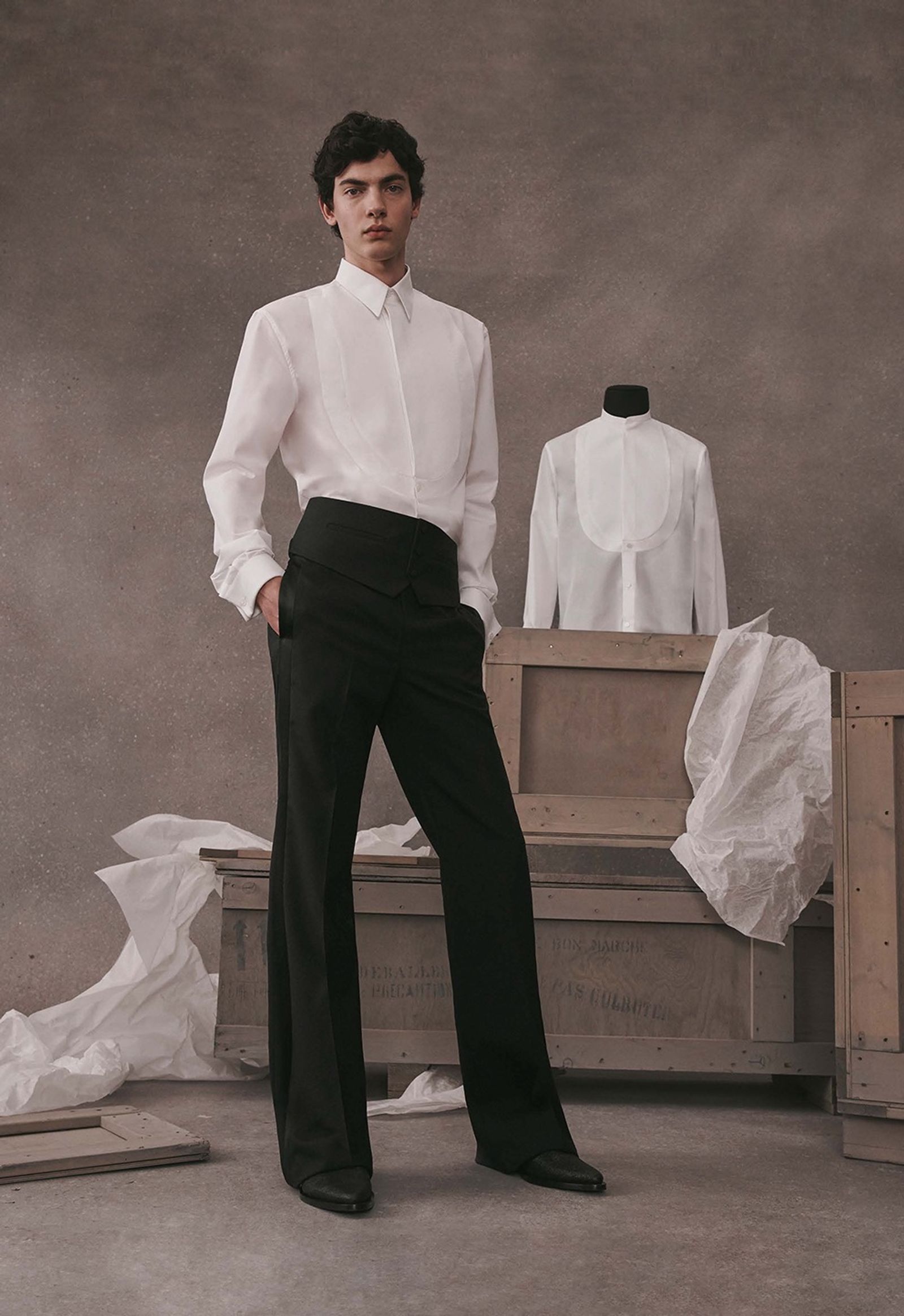 Givenchy,|Photography by Dario Catellani - Samirha Salmi - Set Design - Swan MGMT