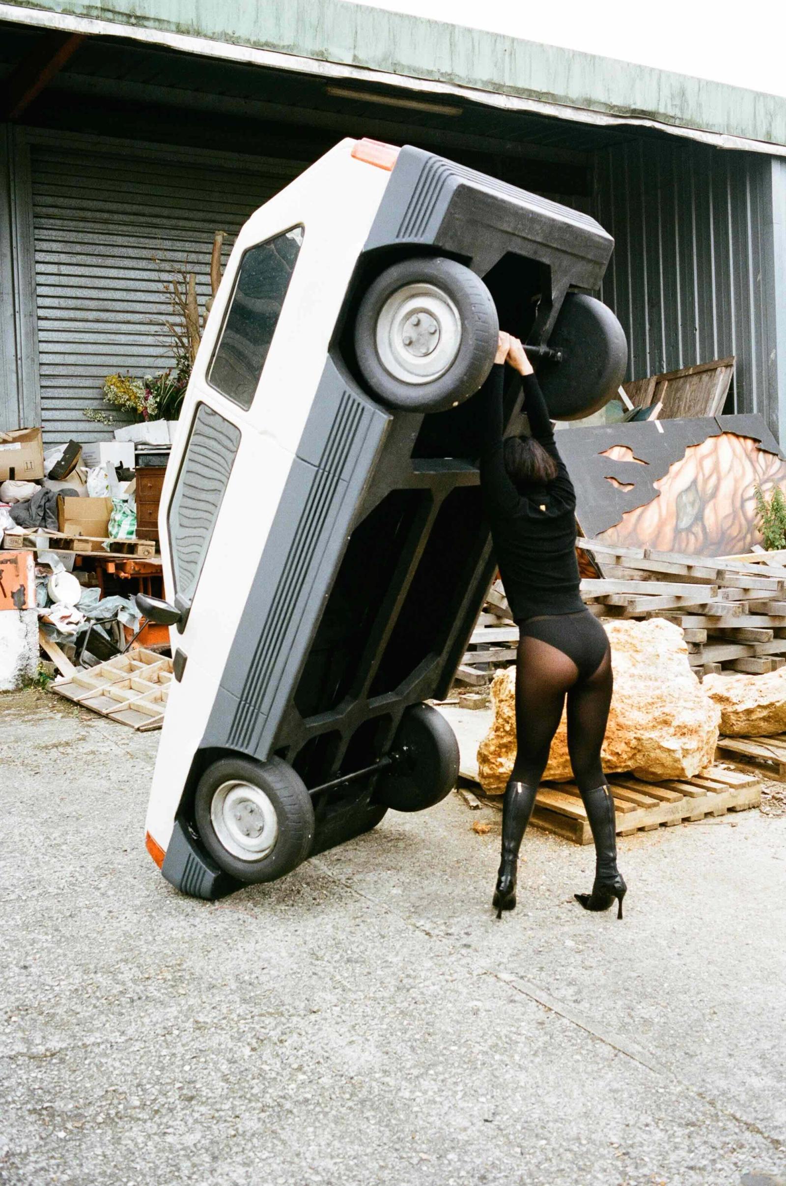 Lampoon, |Photography by Maxime Ballesteros - Accoudoir - Set Design - Swan MGMT