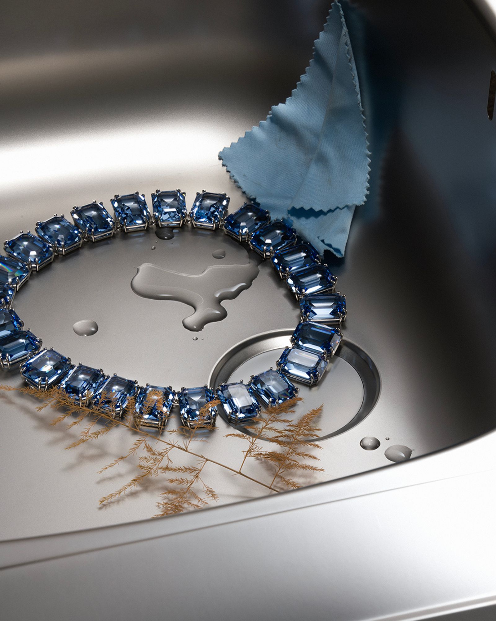 Sink Jewels,|Personal Work - Pierre Tostain - Photography - Swan MGMT