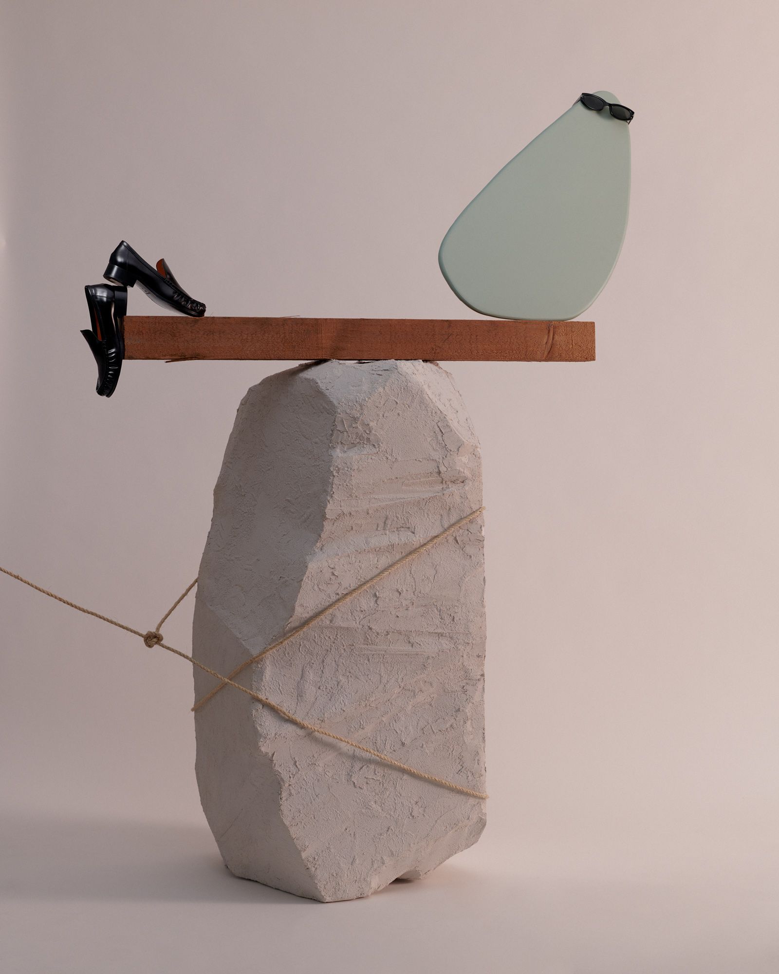 Incu - Victoria Zschommler - Photography - Swan MGMT