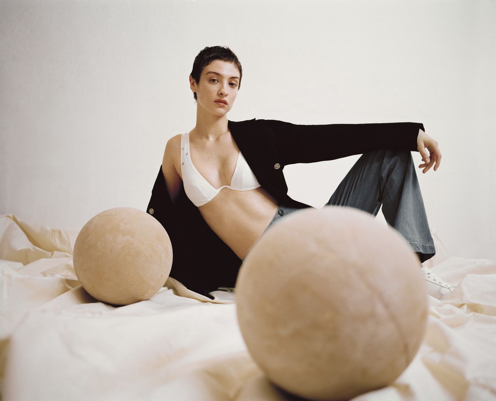 Chantelle - Samirha Salmi - Set Design - Swan MGMT