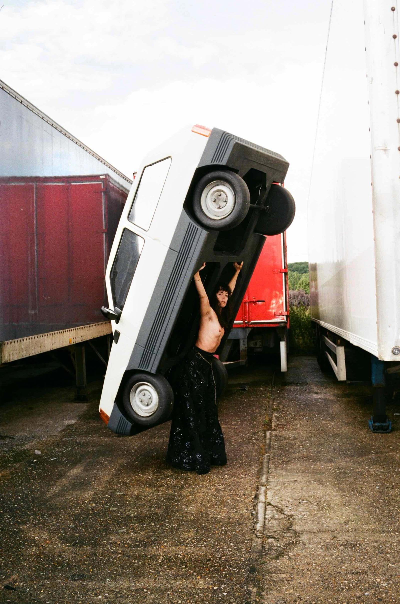 Lampoon, |Photography by Maxime Ballesteros - Accoudoir - Set Design - Swan MGMT