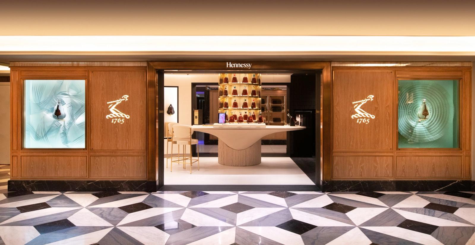 Henessy - Harrods - Mathilde Nivet - Set Design - Swan MGMT