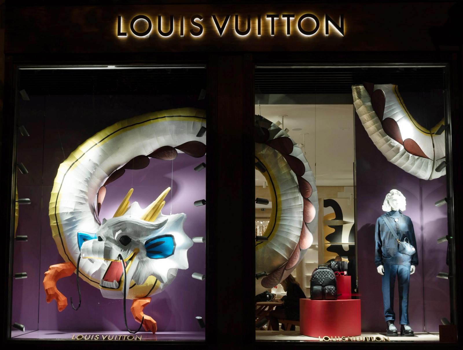 Louis Vuitton - Mathilde Nivet - Set Design - Swan MGMT