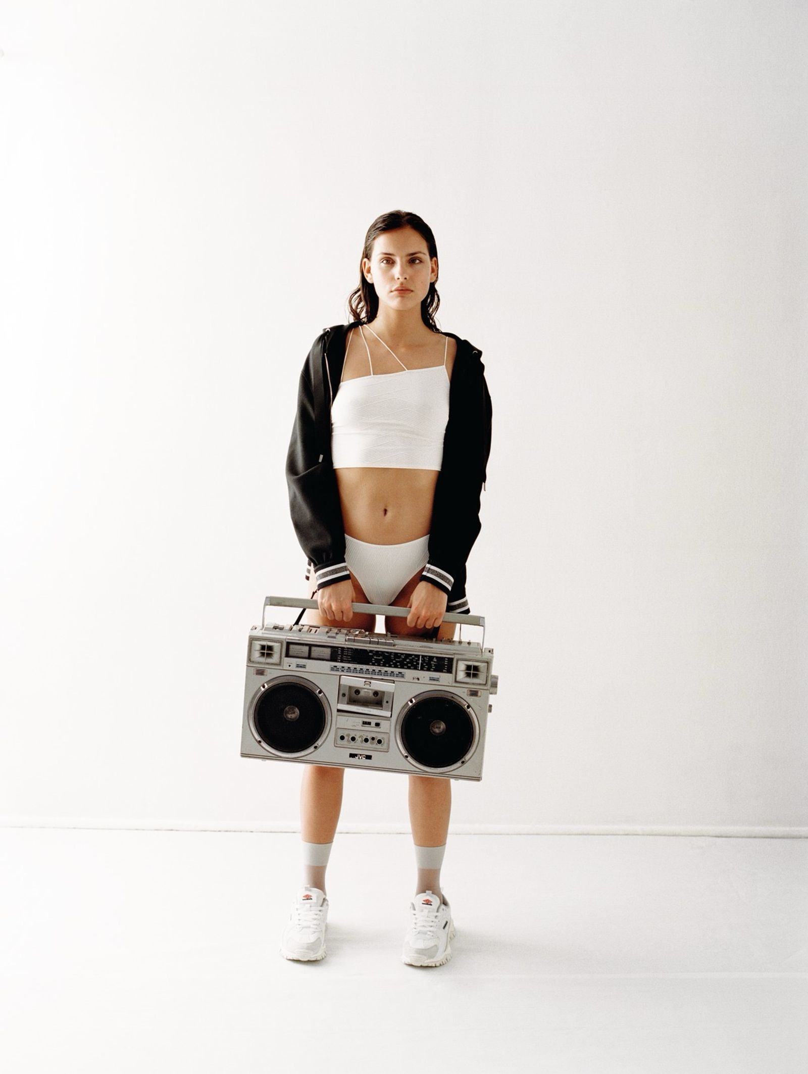 Chantelle - Samirha Salmi - Set Design - Swan MGMT