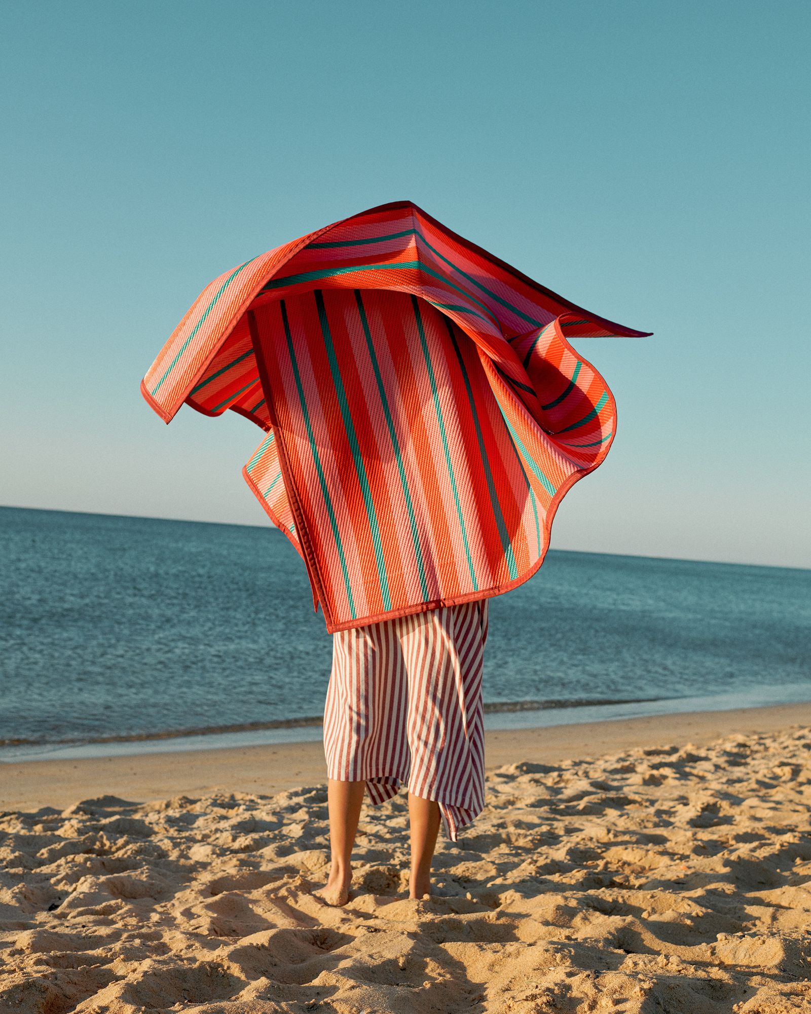 Laze - Victoria Zschommler - Photography - Swan MGMT