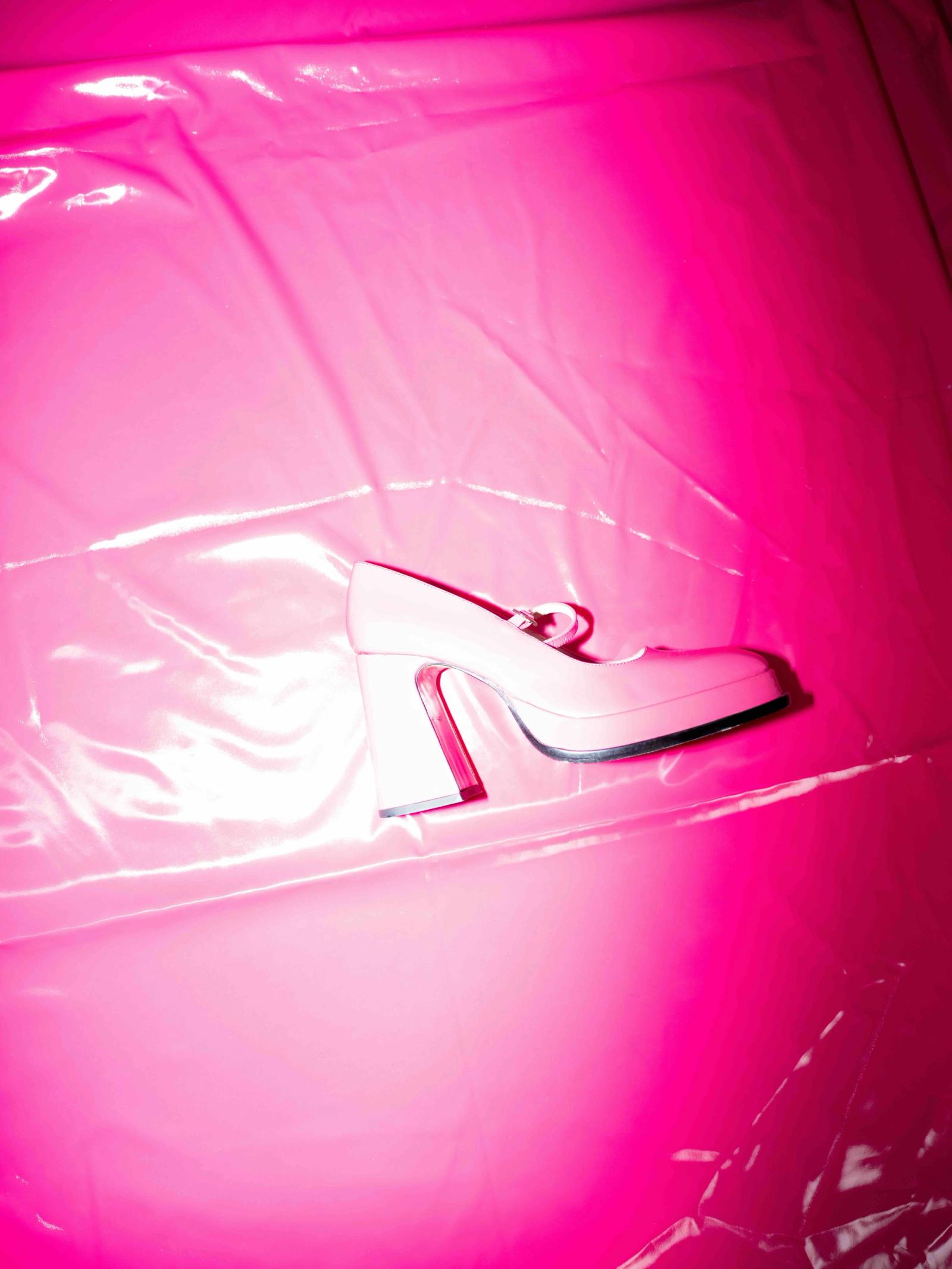 M Le Monde,|Photography by Stanislas Motz-Neidhart - Nicholas William White - Set Design - Swan MGMT