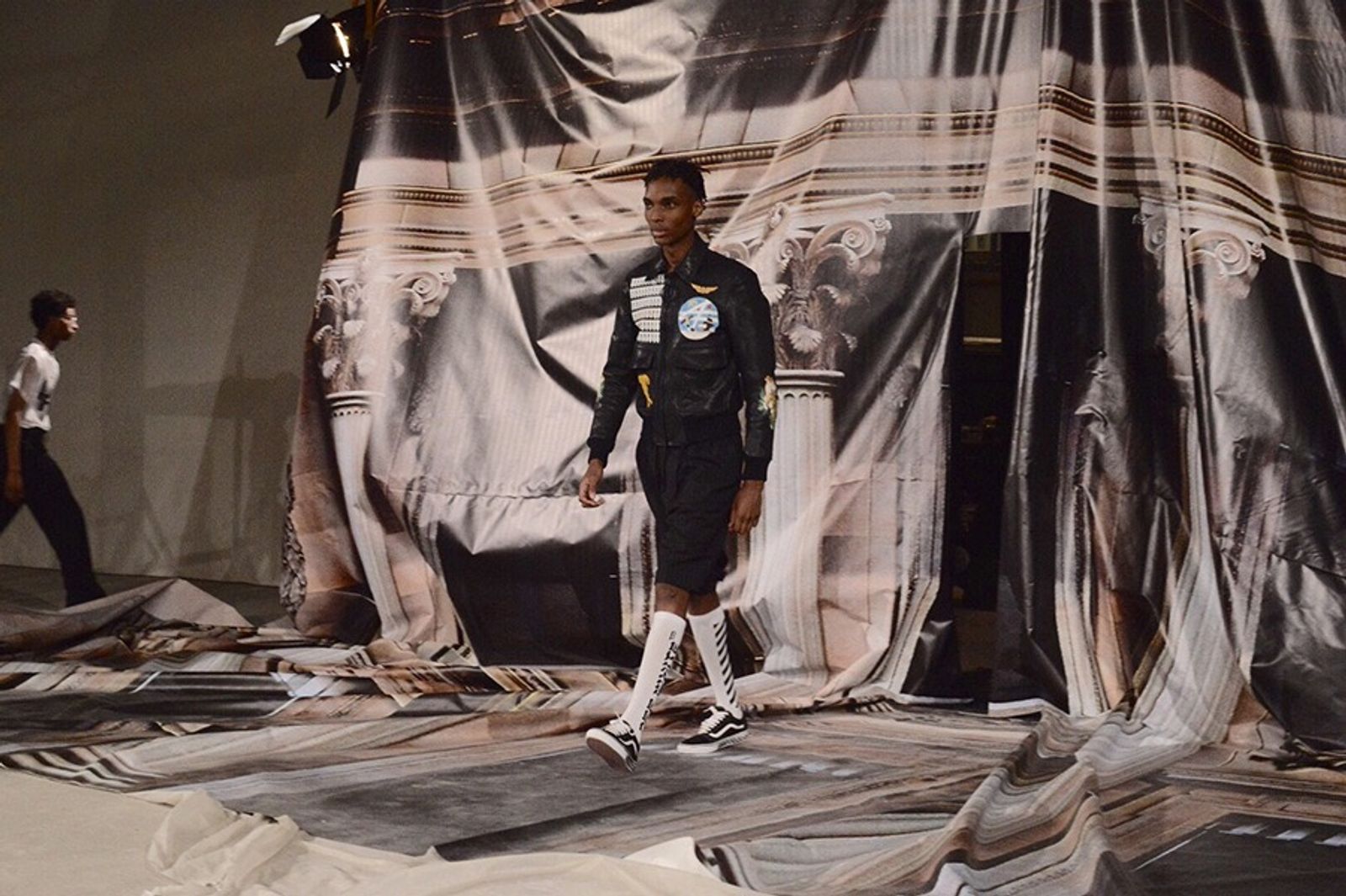 Off White Show - Samirha Salmi - Set Design - Swan MGMT