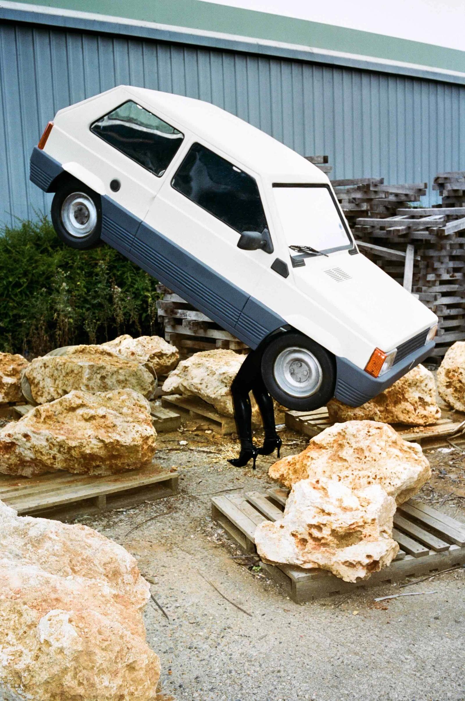 Lampoon, |Photography by Maxime Ballesteros - Accoudoir - Set Design - Swan MGMT