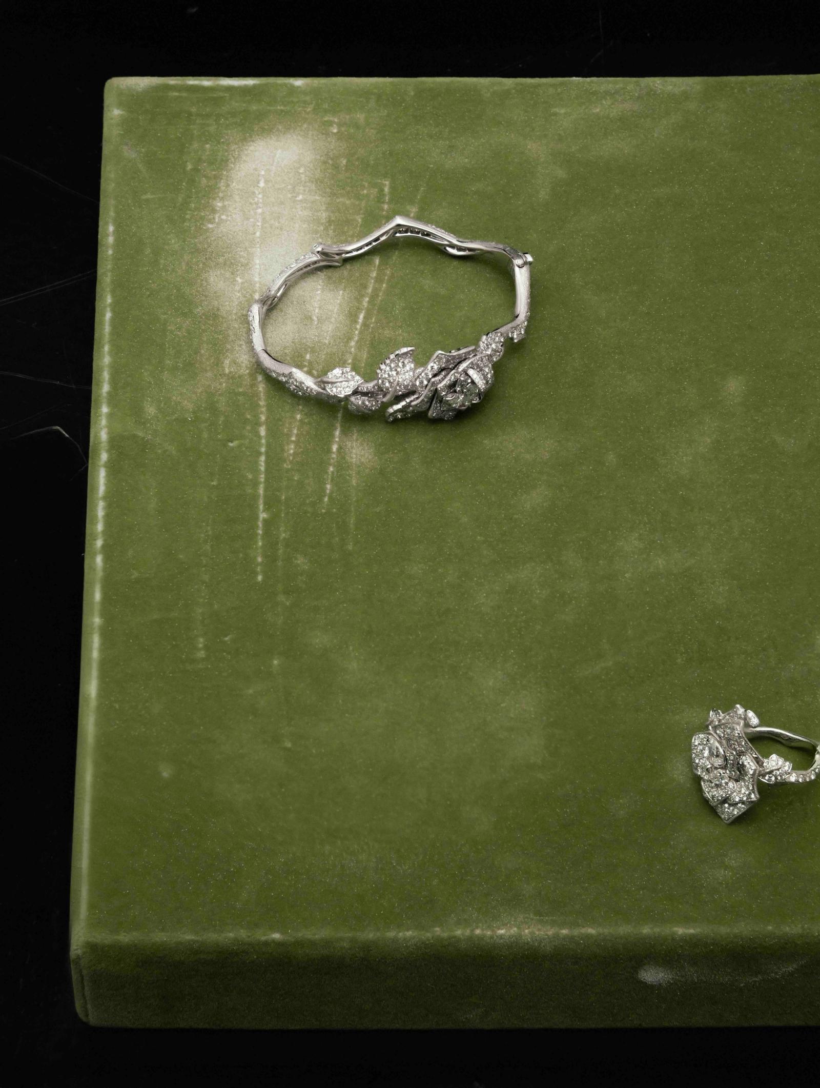 L'officiel Italia,|Dior - Pierre Tostain - Photography - Swan MGMT