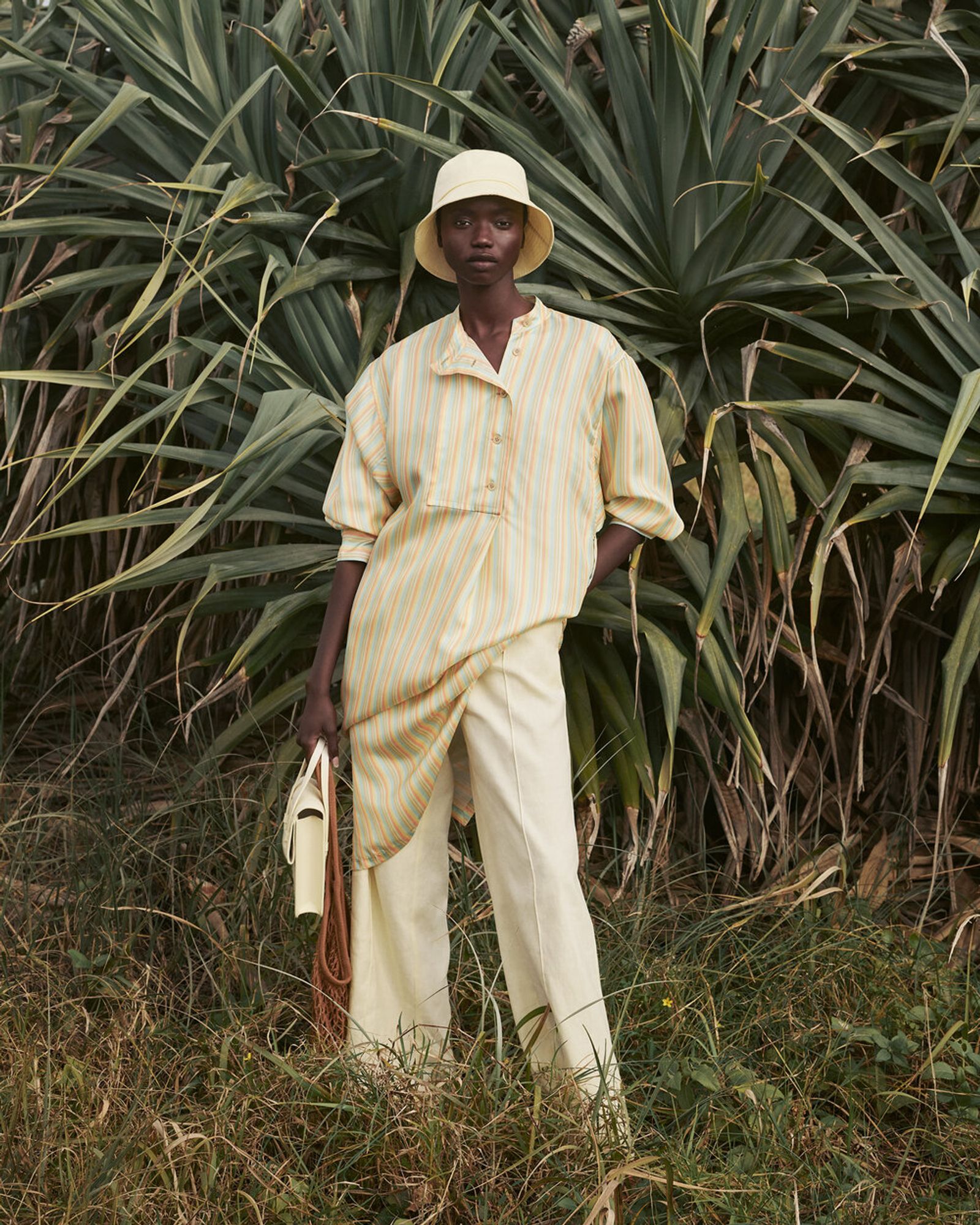 Oroton, beach - Victoria Zschommler - Photography - Swan MGMT