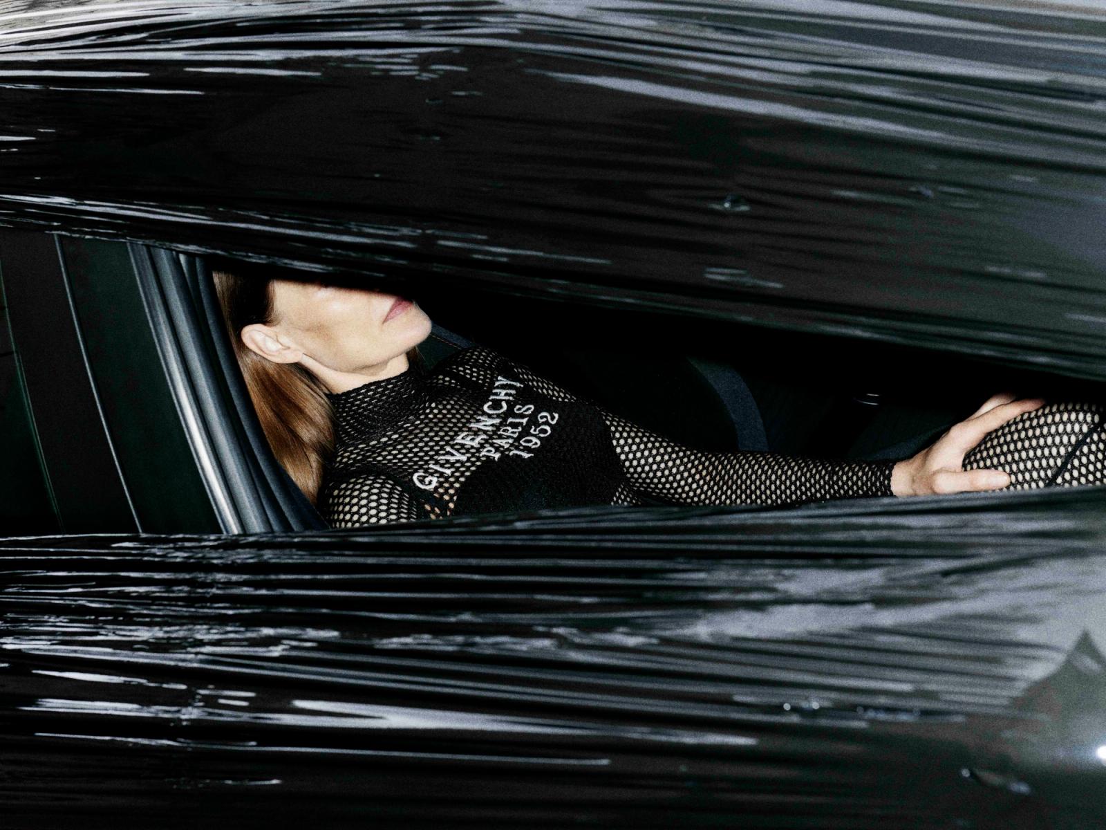 Exhibition, shot by Boris Ovini - Accoudoir - Set Design - Swan MGMT