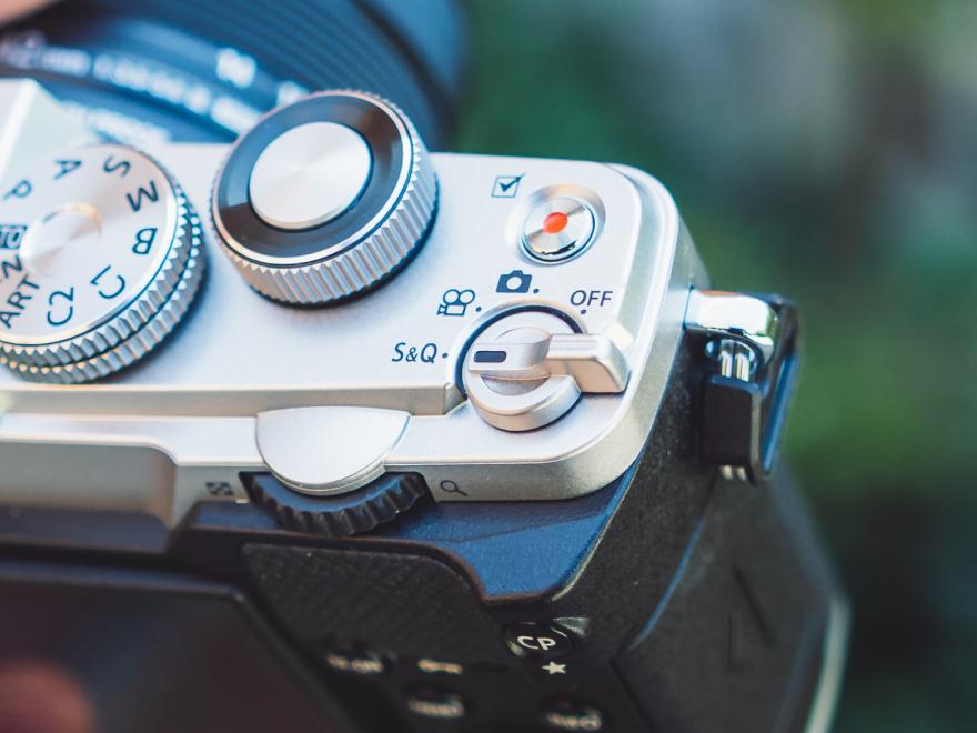 Closeup photo of the pen's slow and quick video mode dial.