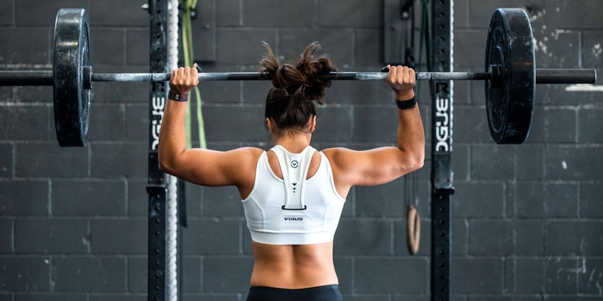Can Beginners Lift Heavy Weights? (Facts Explained)