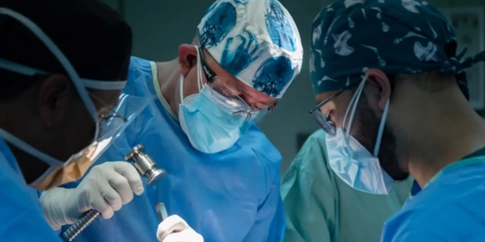 Orthopedic Surgeon Military Doctor Team Helps Community